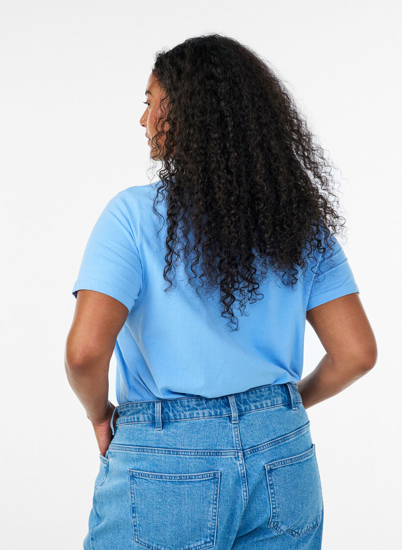 Basic plain cotton t-shirt, Light Blue, Model image number 2