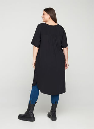 Short-sleeved viscose dress with print, Black, Model image number 0