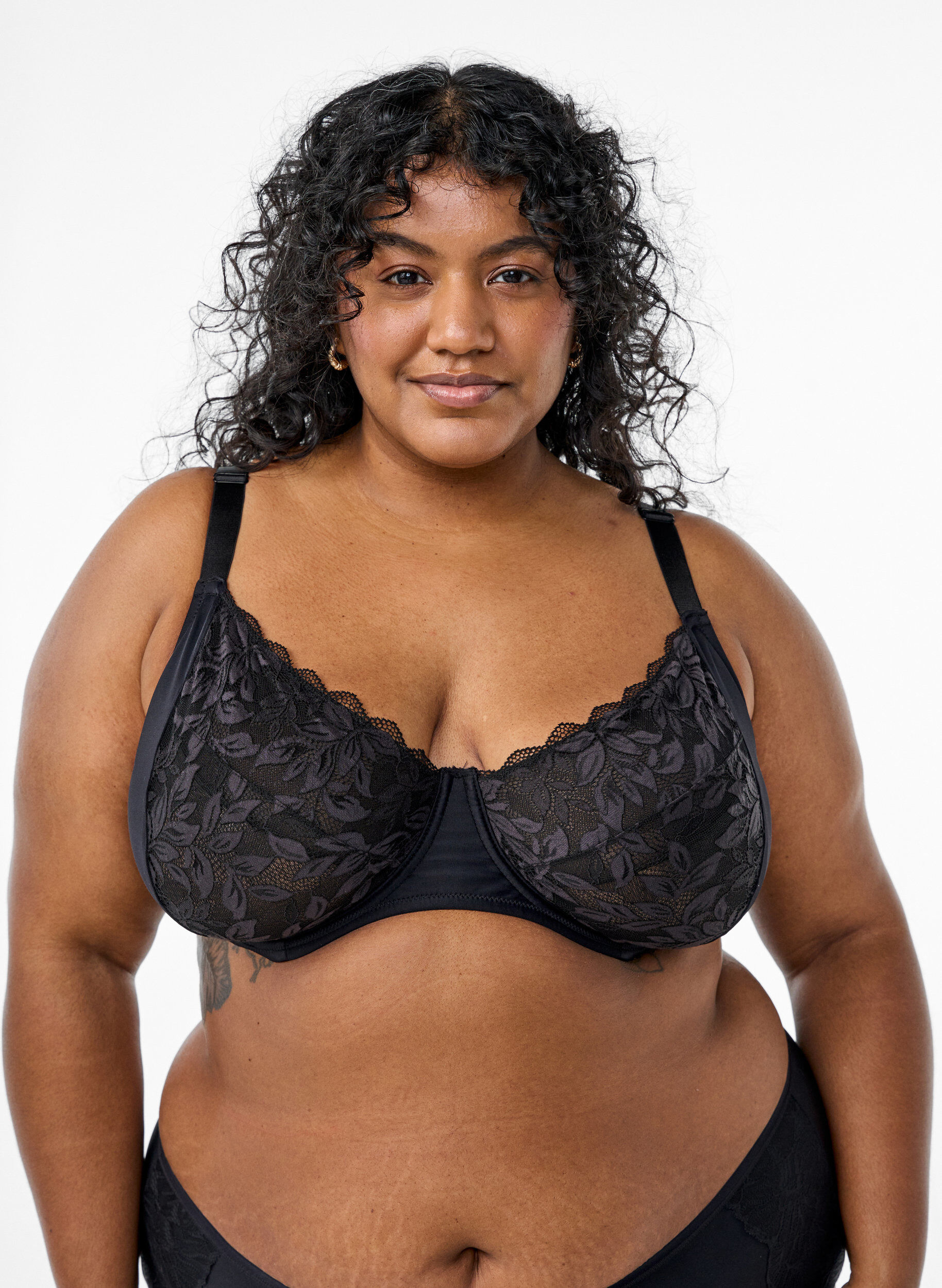 Full cover bra with lace, Black, Model