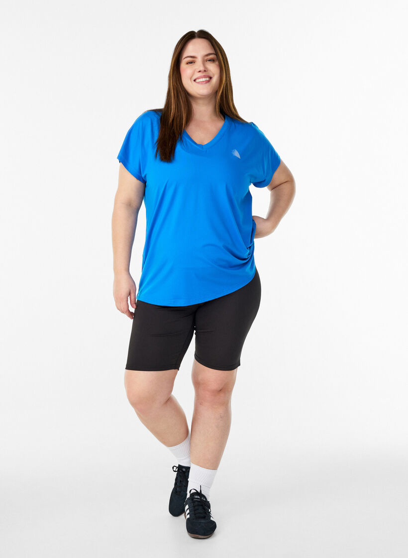 Loose training t-shirt with v-neck, Blue, Model image number 1