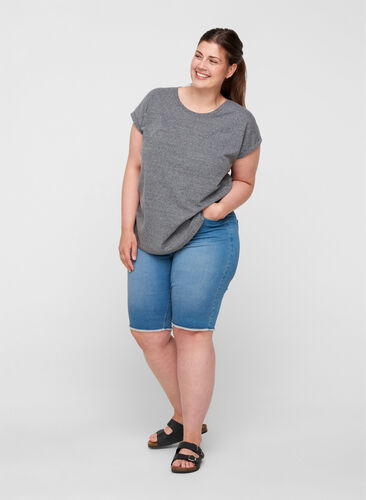 Close-fitting denim shorts with raw hems, Blue Denim, Model image number 0
