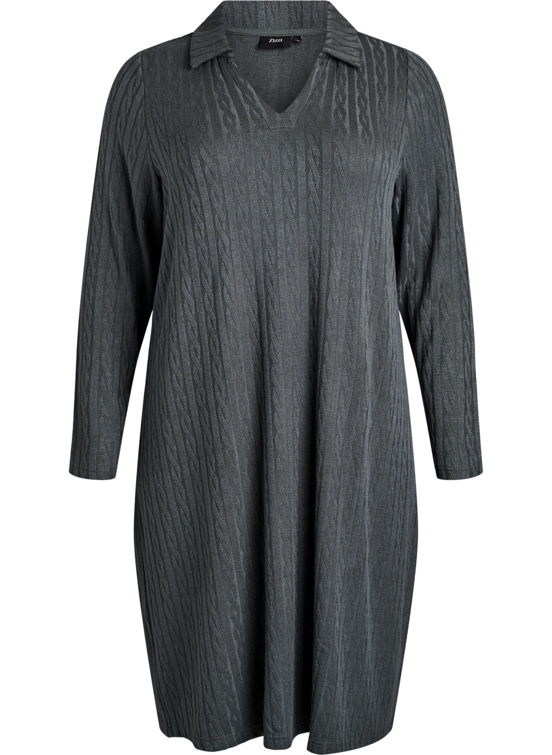 Dress with cable structure and v-neck