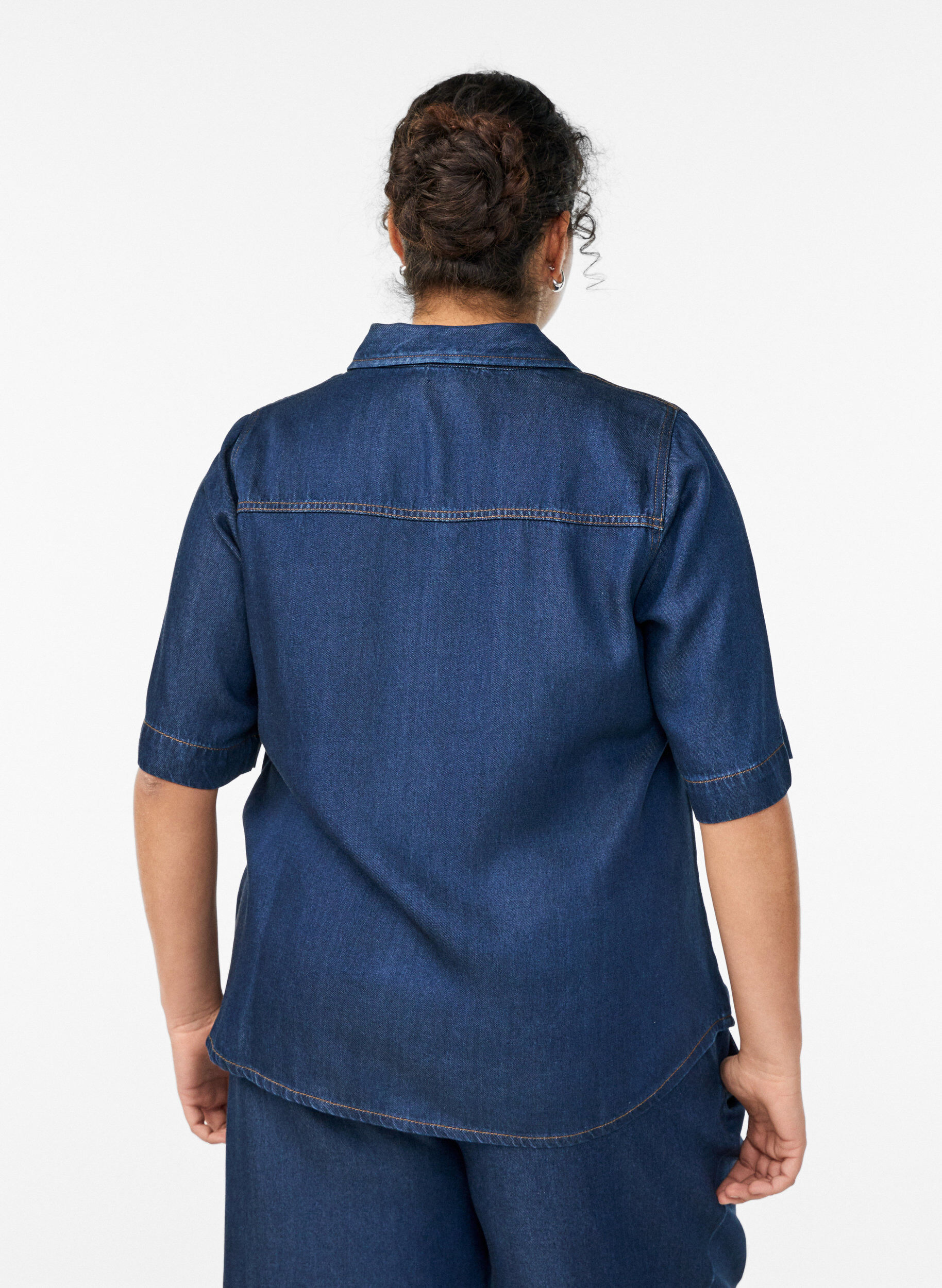 Zizzifashion Short-sleeved denim-look lyocell shirt, Blue, Model image number 2