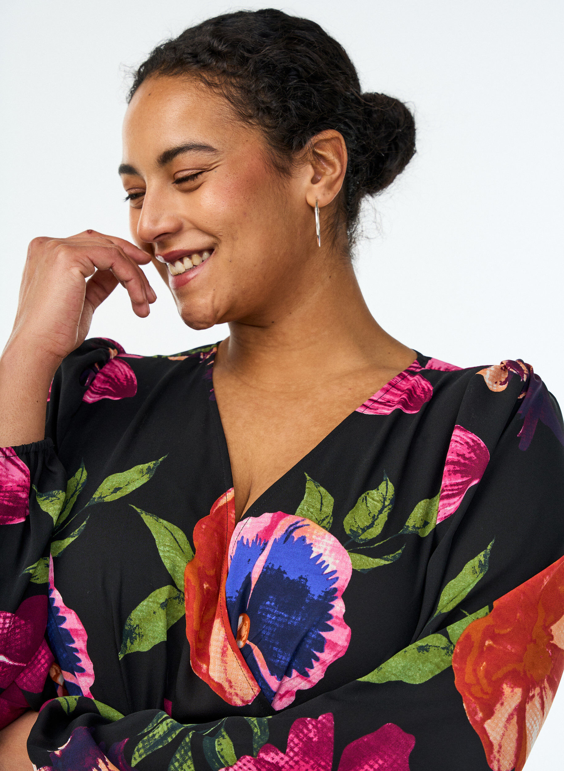 Zizzifashion Maxi dress with a wrap-over neckline and long sleeves, Black, Model image number 2