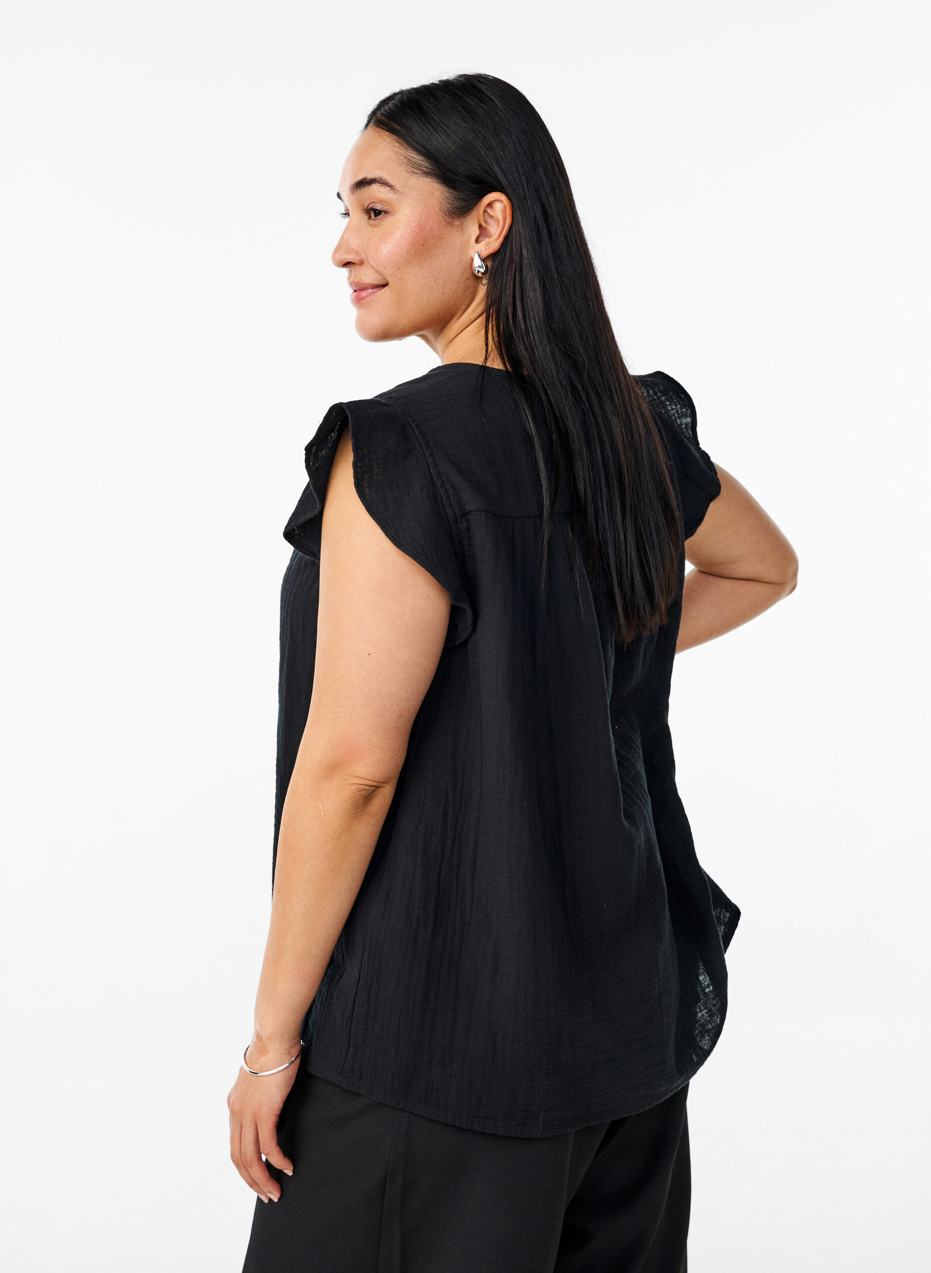 Zizzifashion Sleeveless top in cotton muslin with ruffles, Black, Model image number 2