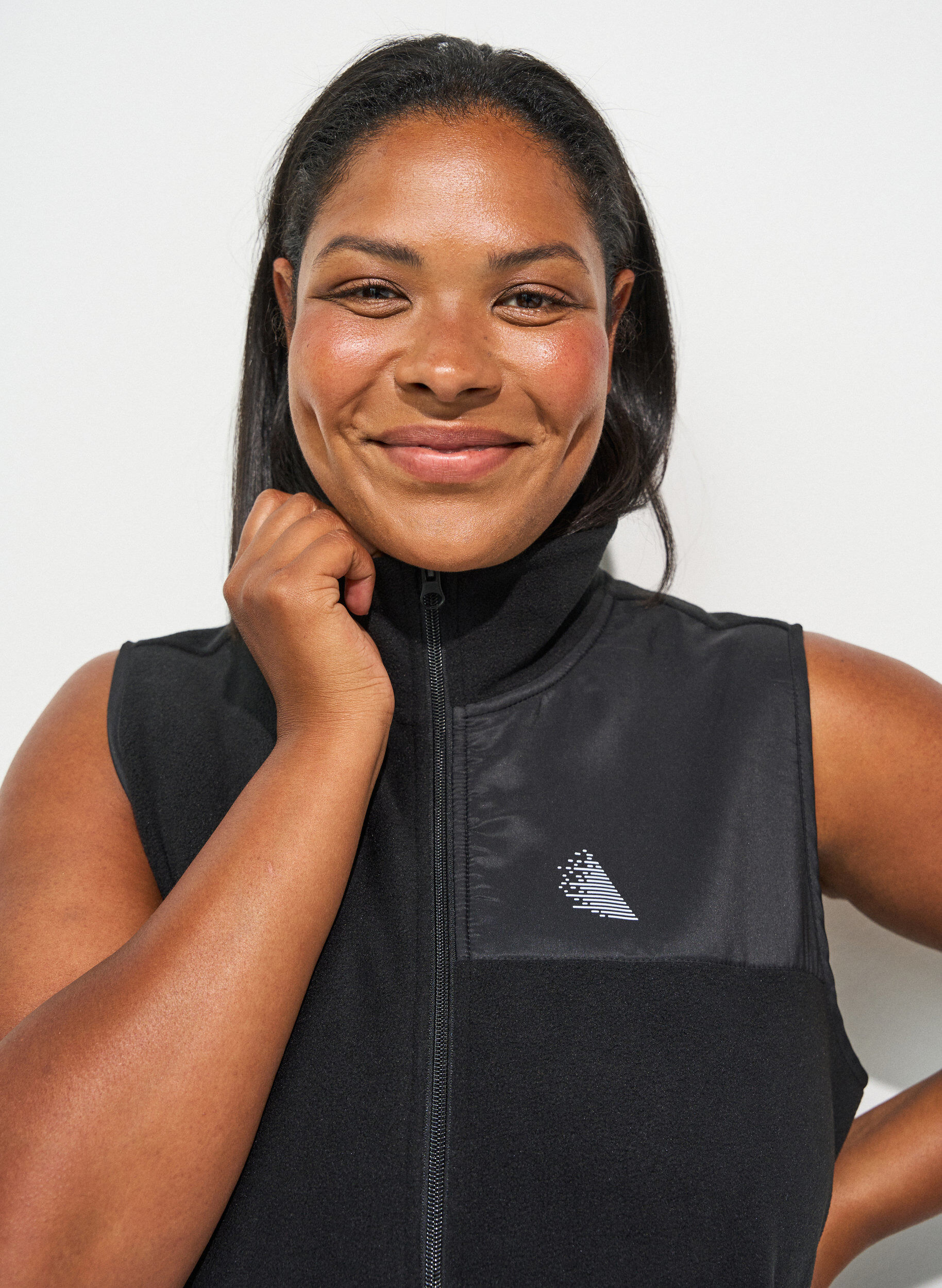 ZizzifashionFleece vest with high collar and drawstring bottom, Black, Model image number 3