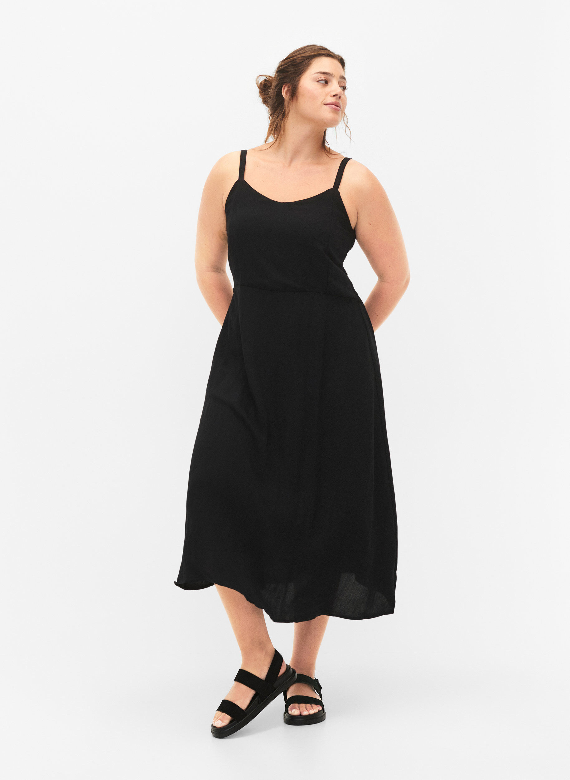 Zizzifashion Plain coloured viscose strap dress with smock, Black, Model image number 0