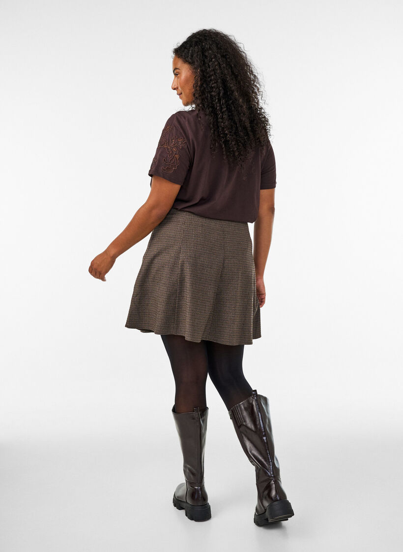 Small check A-line skirt, Brown, Model image number 2