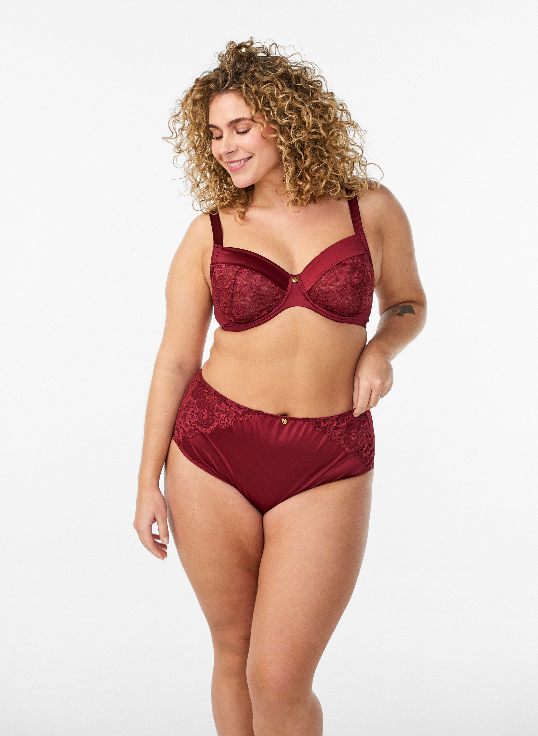 ZizzifashionPanties with lace and a bow detail at the back, Dark Bordeaux, Model image number 1
