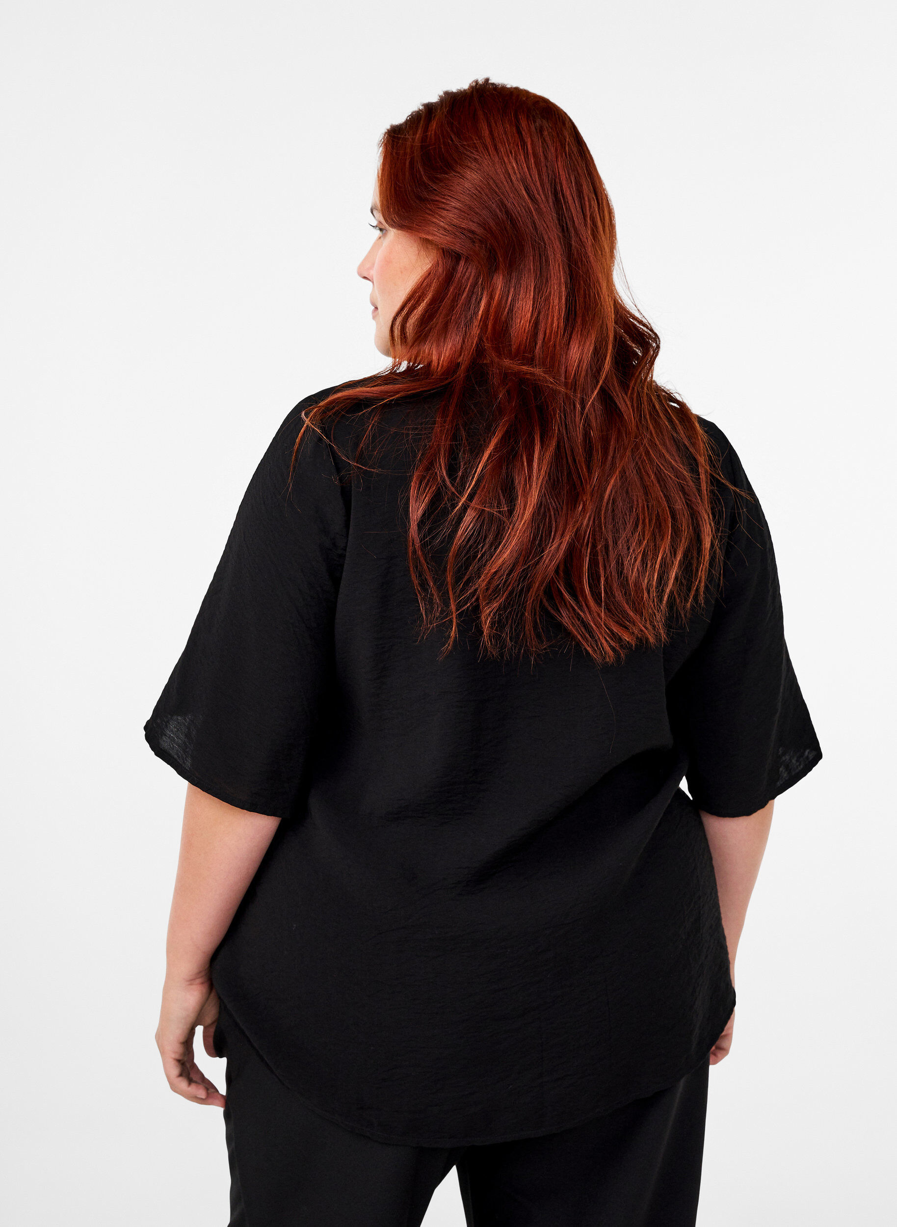 Zizzifashion Viscose blouse with v-neck and embroidery detail, Black, Model image number 2