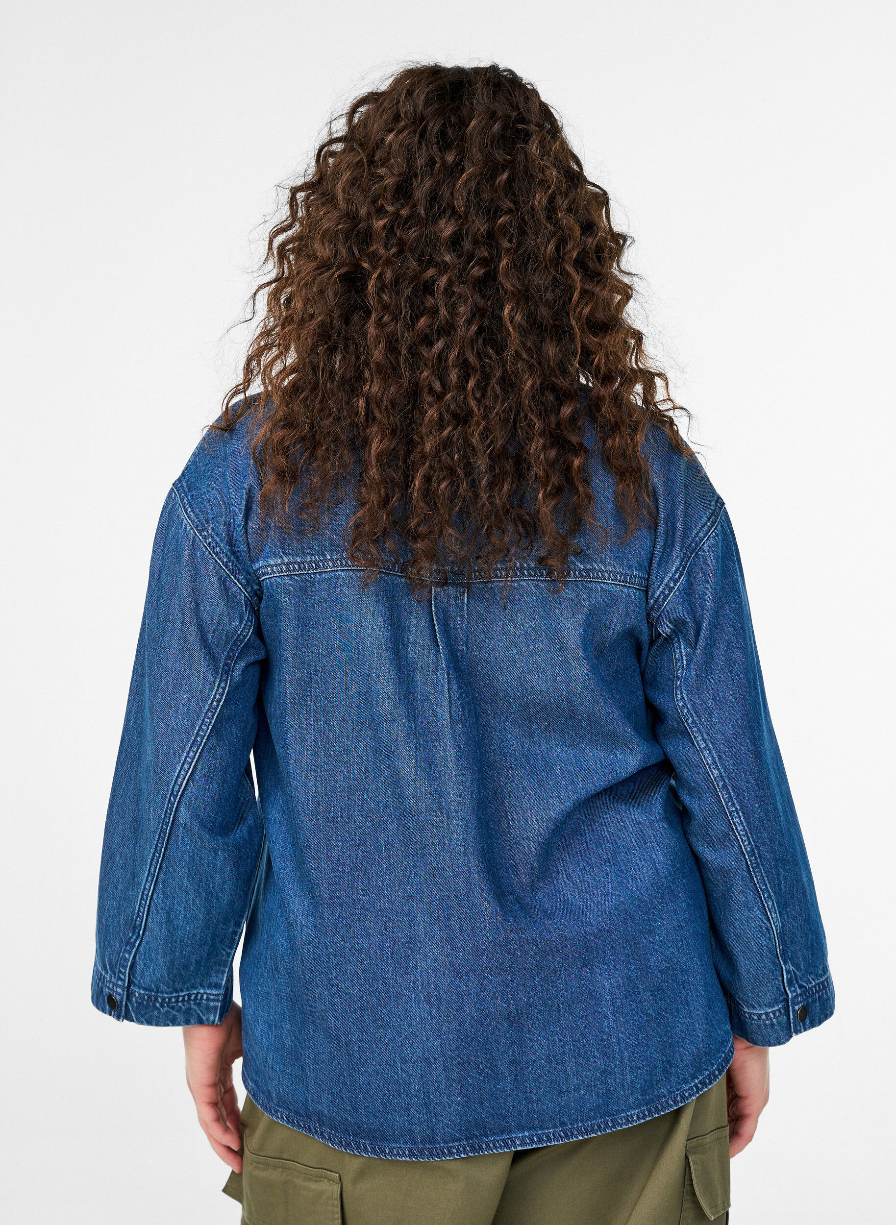 Zizzifashion Loose denim shirt with 3/4-sleeves, Blue, Model image number 2