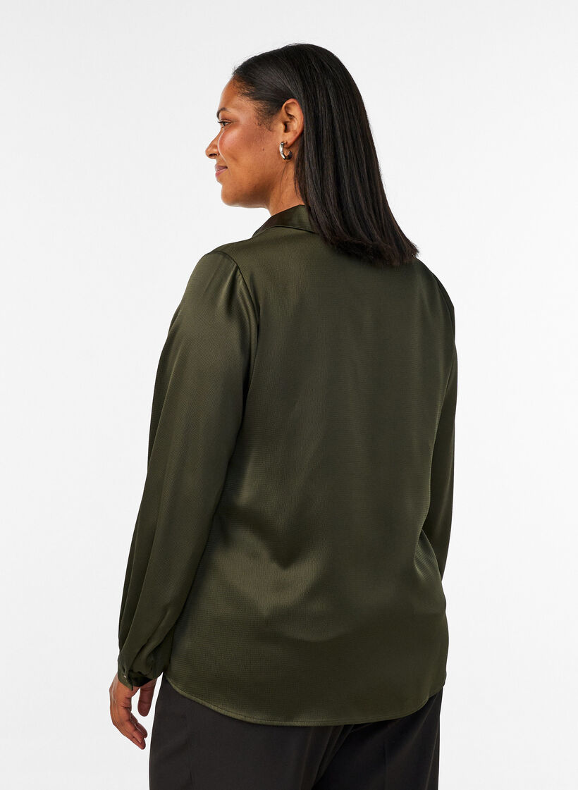 Blouse with shirt collar and V-neck, Green, Model image number 2
