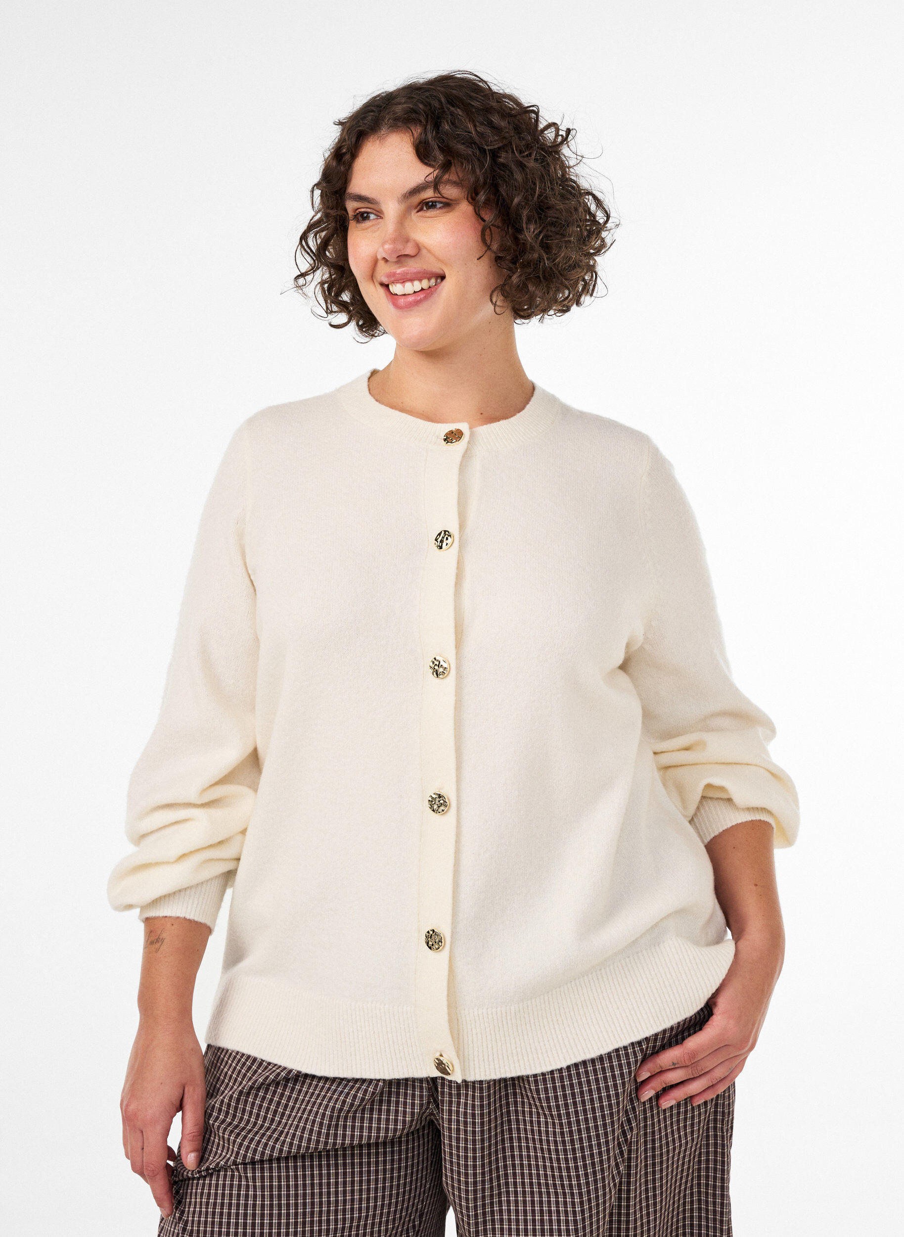ZizzifashionCardigan in soft knit with gold-coloured buttons, Vanilla, Model image number 0