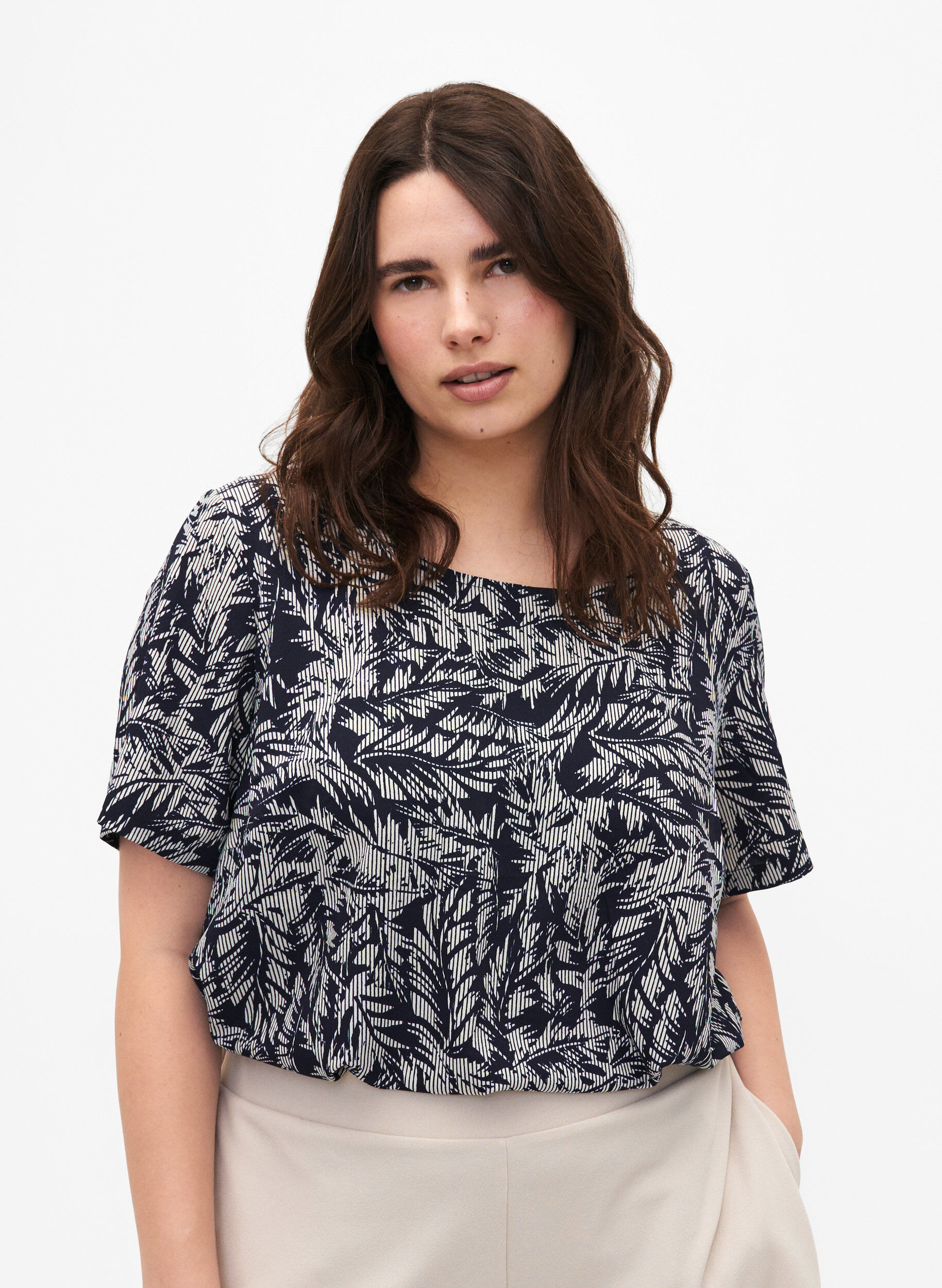 Zizzifashion FLASH - Blouse with short sleeves and print, Off White Blue Leaf, Model image number 0