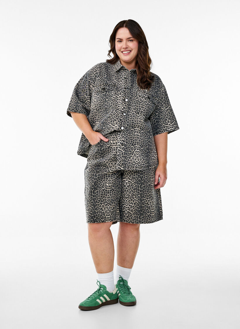 Denim shirt with leopard print and short sleeves, Leopard, Model image number 2