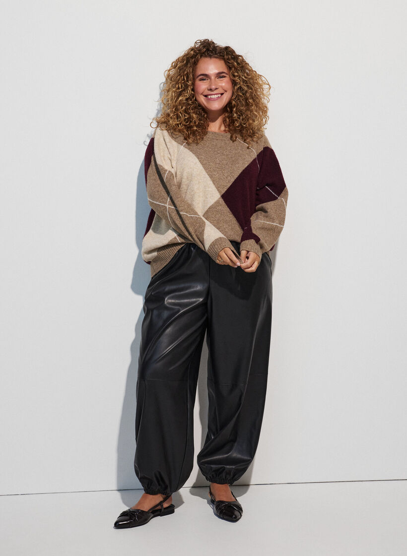 Knit with harlequin pattern, Brown, Model image number 1