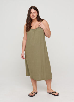 Beach dress in viscose, Ivy green, Model image number 2