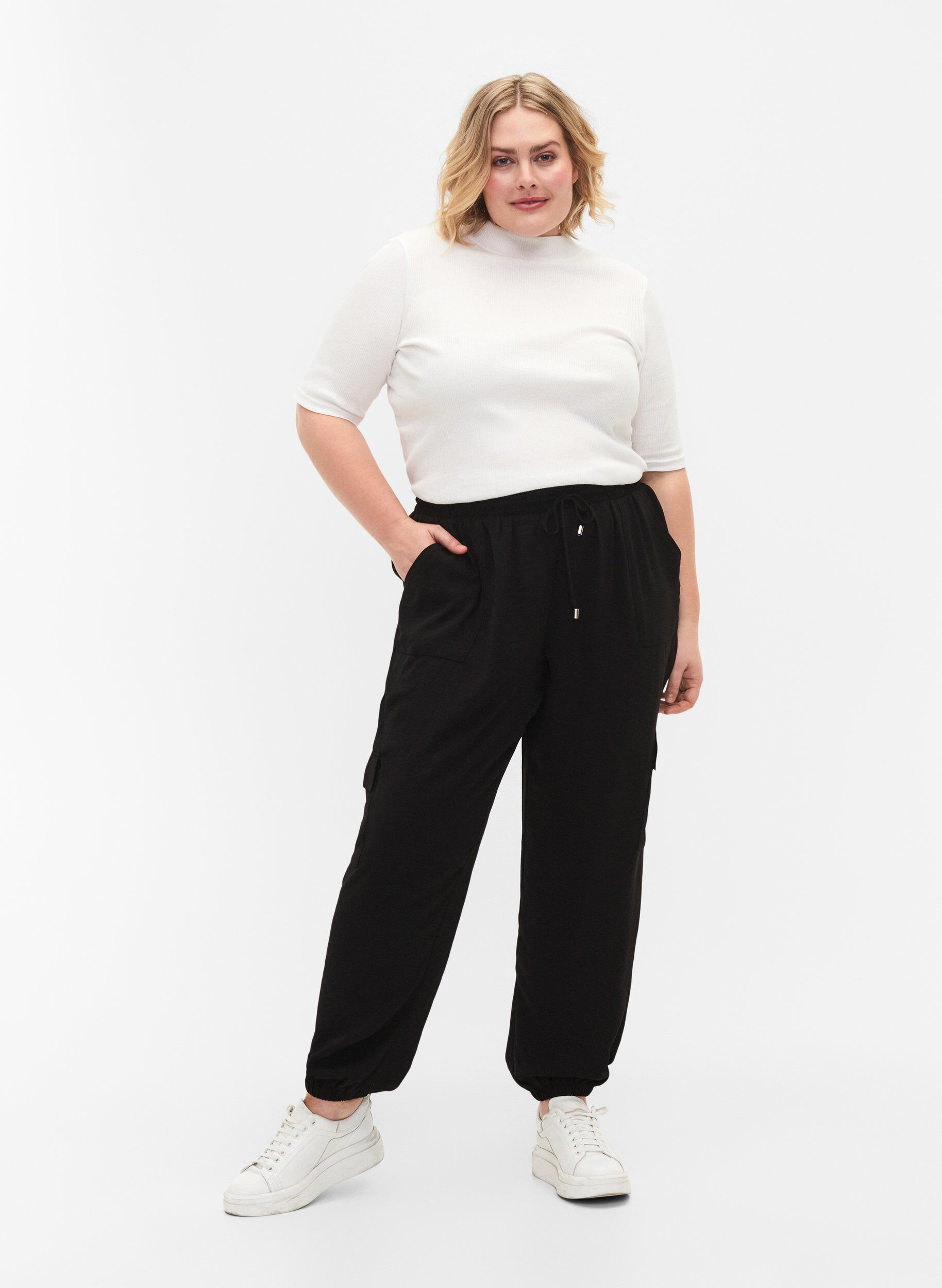 Zizzifashion Solid coloured trousers with large pockets, Black, Model image number 0