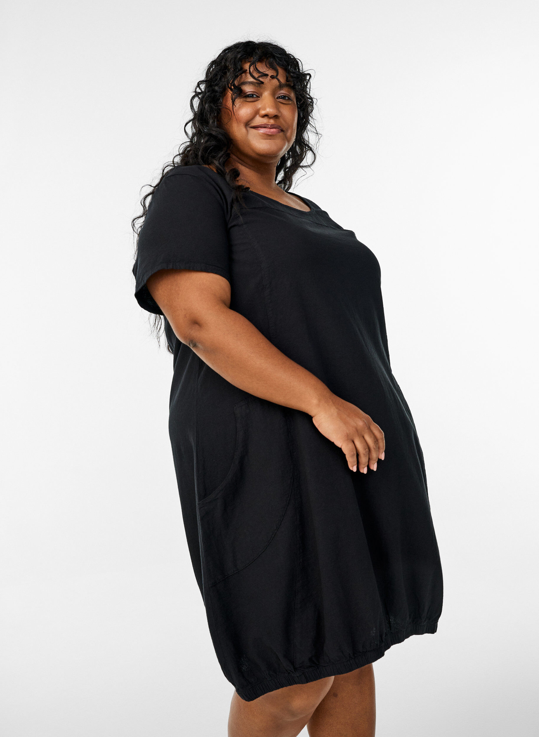 Short-sleeved cotton dress, Black, Model