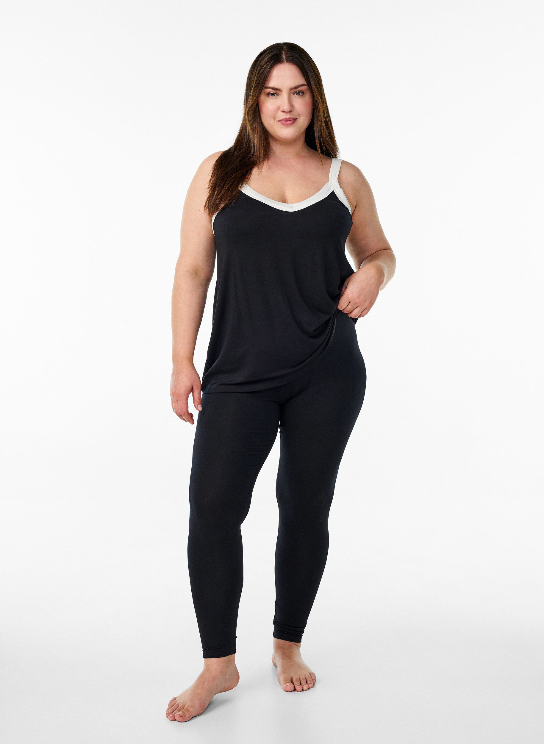 Ankle-length leggings in viscose, Black, Model