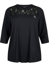 Workout t-shirt with 3/4 sleeves and patterned mesh