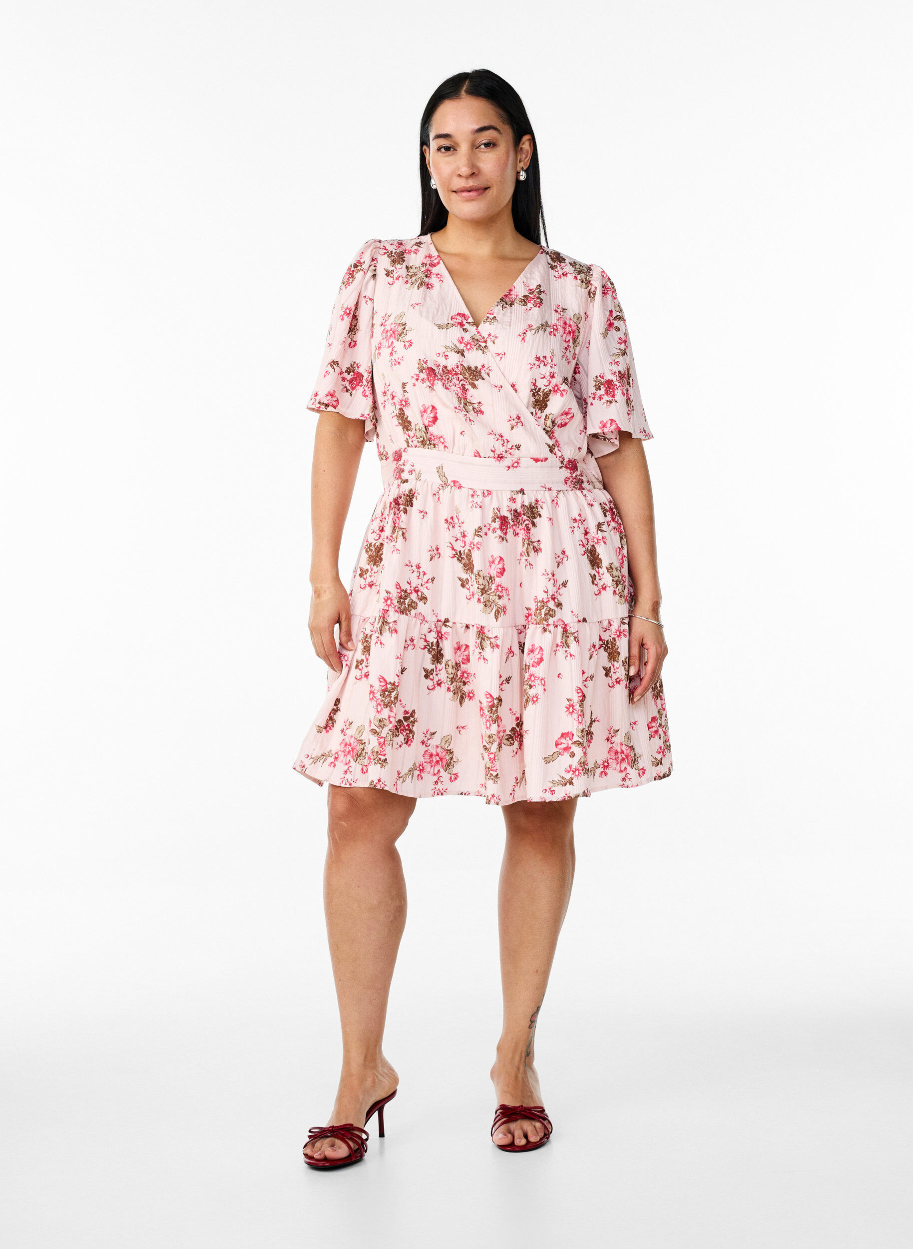 Zizzifashion Short dress with floral print and V-neck, Pink, Model image number 1