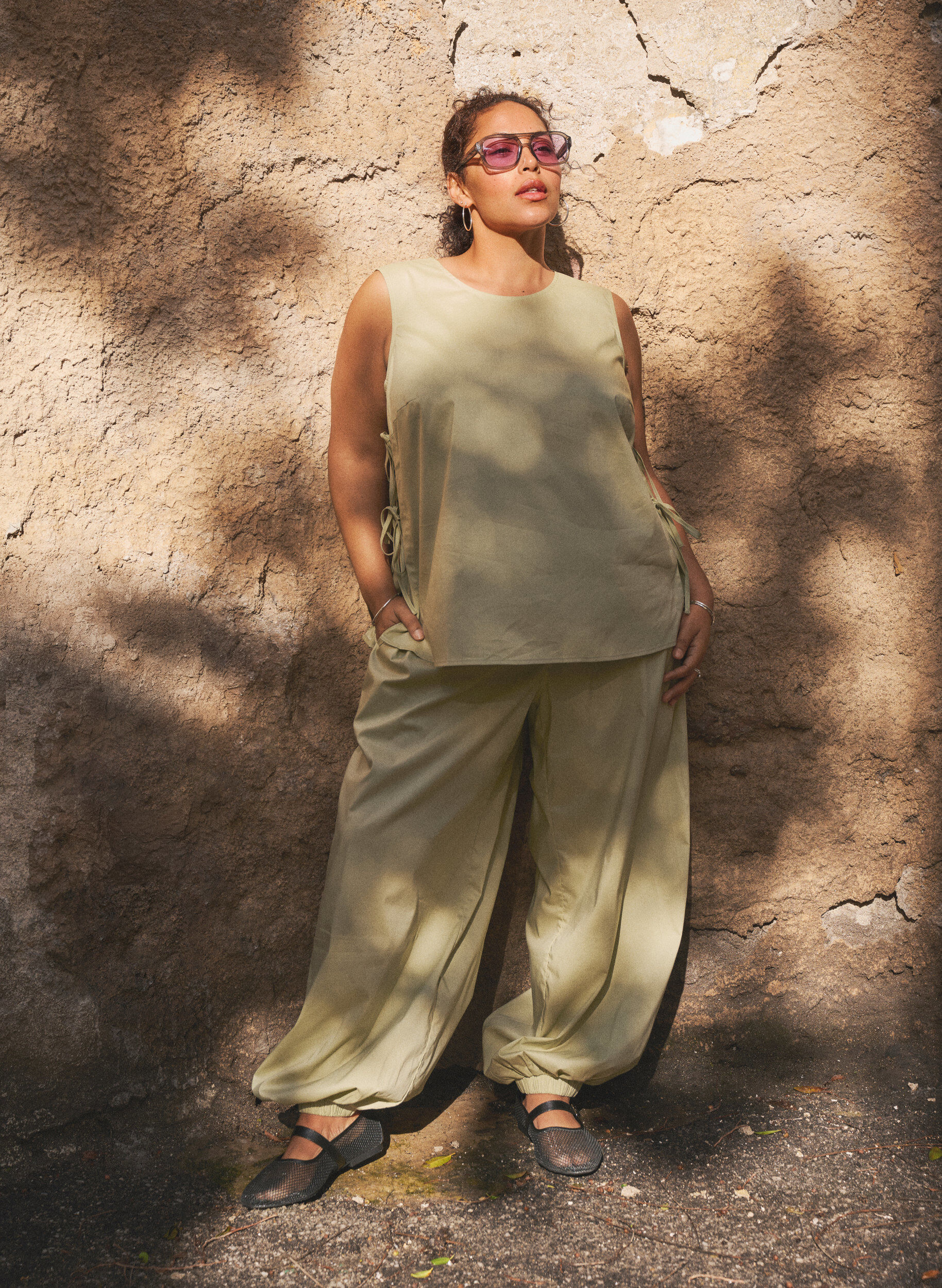 Zizzifashion High-waisted balloon trousers with an elasticated waistband, Green, Image image number 0