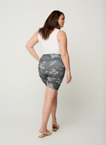 Camouflage cycling shorts, Army AOP, Model image number 1