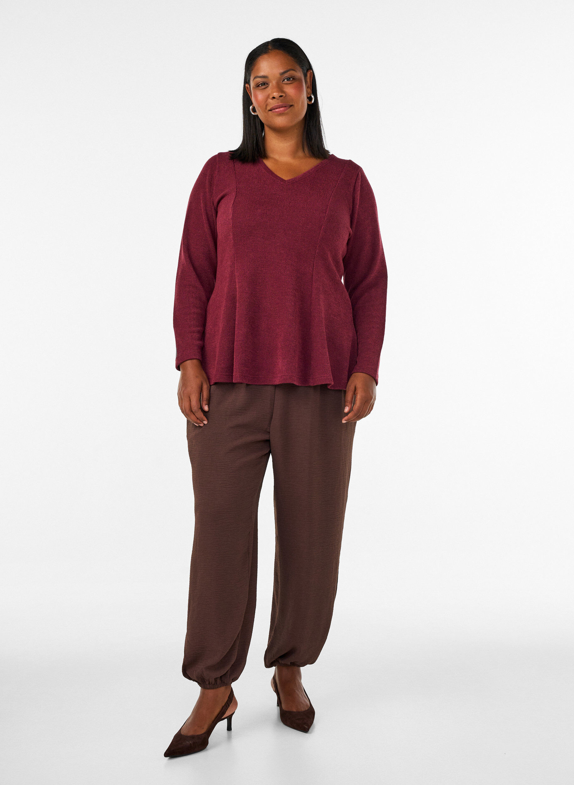 High-waisted balloon trousers, Brown, Model