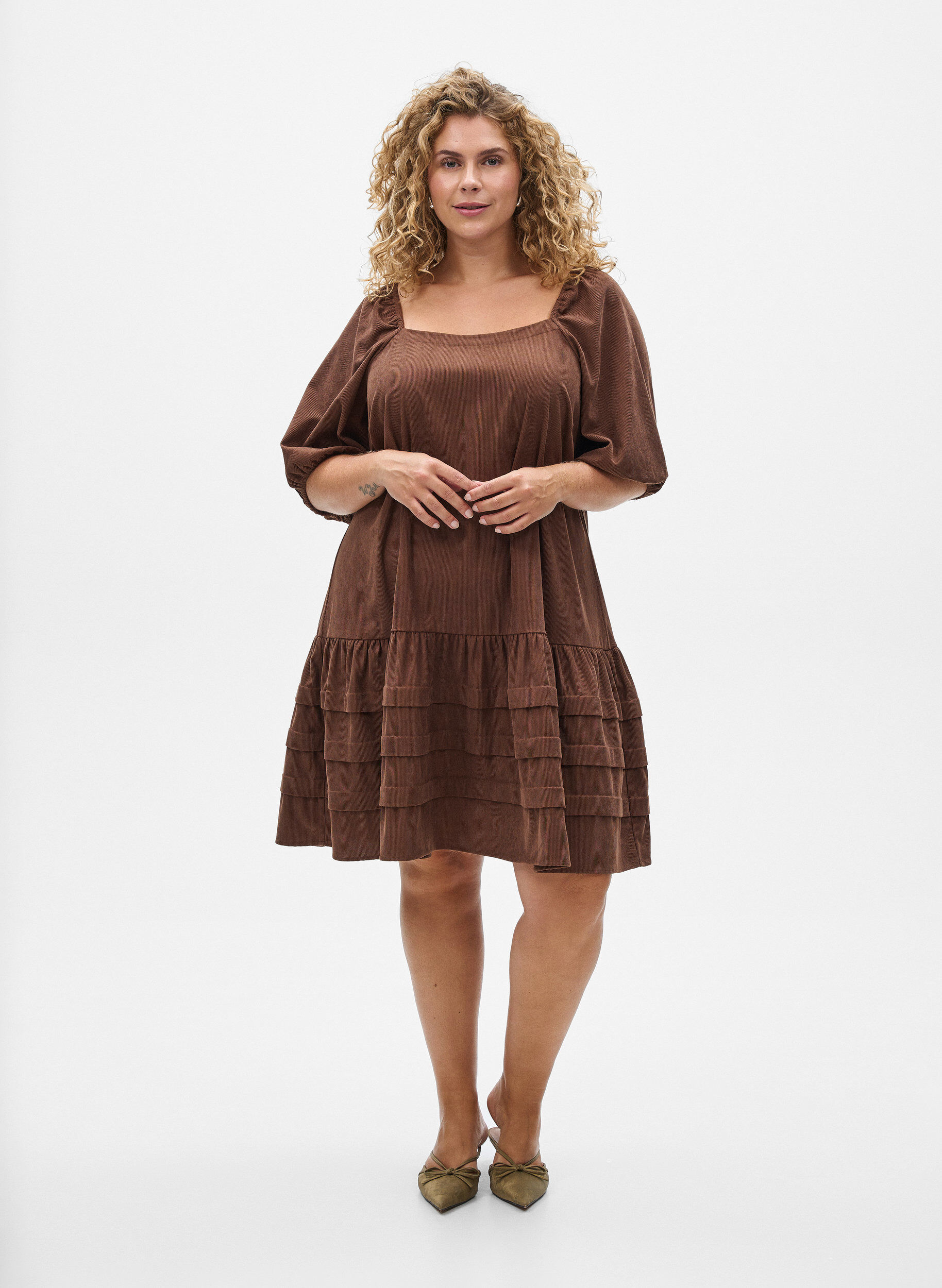 Zizzifashion Short corduroy dress with square neckline, Brown, Model image number 1