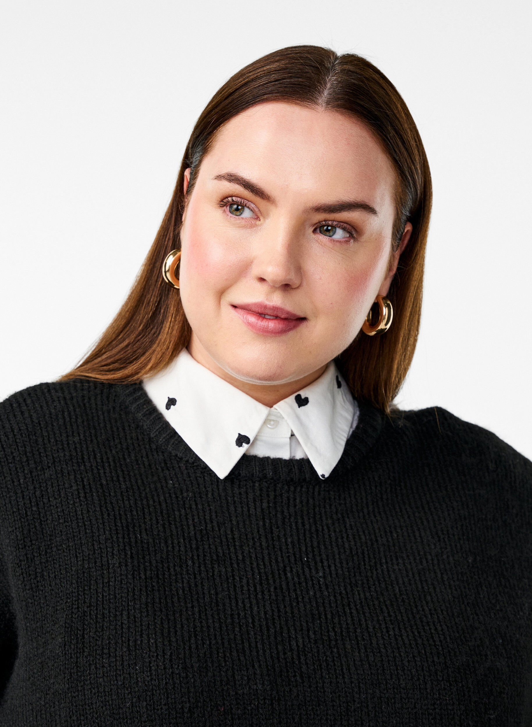 Zizzifashion Loose collar with embroidered hearts, White, Model image number 0