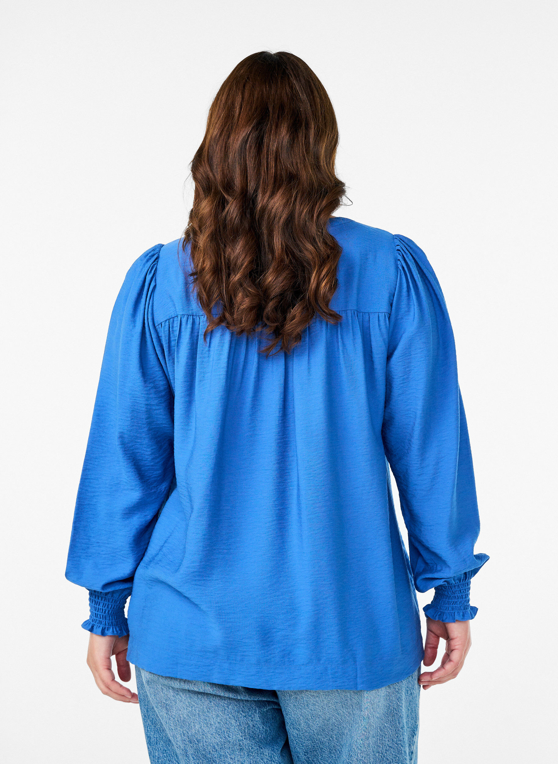 Zizzifashion Viscose blouse with smock and gathered details, Blue, Model image number 2