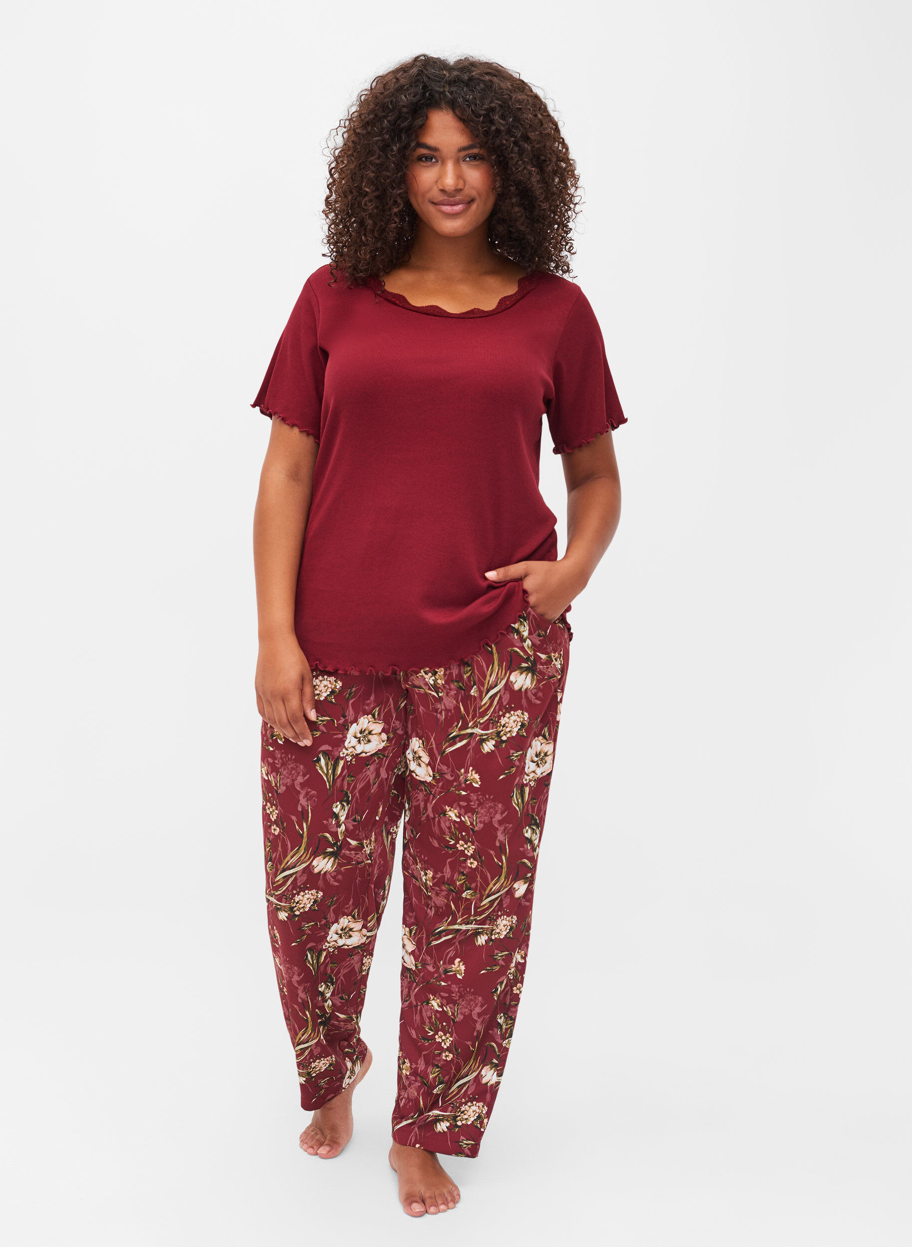 Zizzifashion Short-sleeved pyjama top with lace trim, Cabernet, Model image number 2