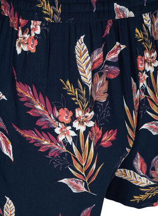 Loose viscose shorts with a floral print, Indian Summer Flower, Packshot image number 3