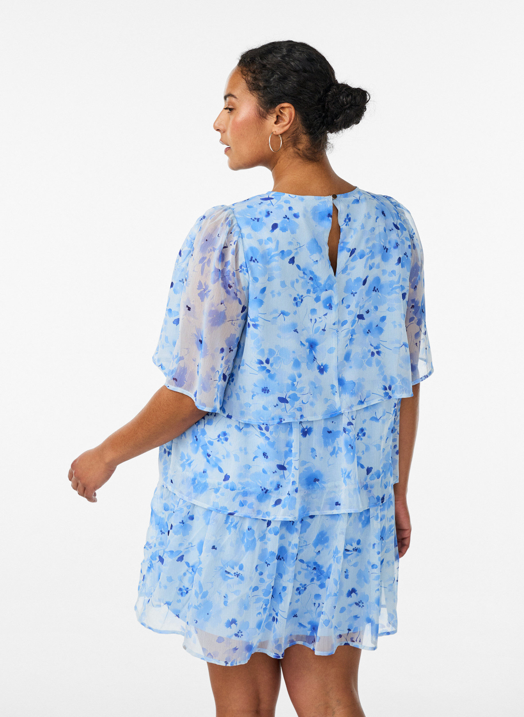 Zizzifashion Short chiffon-look dress with floral print and ruffle layers, Blue, Model image number 2