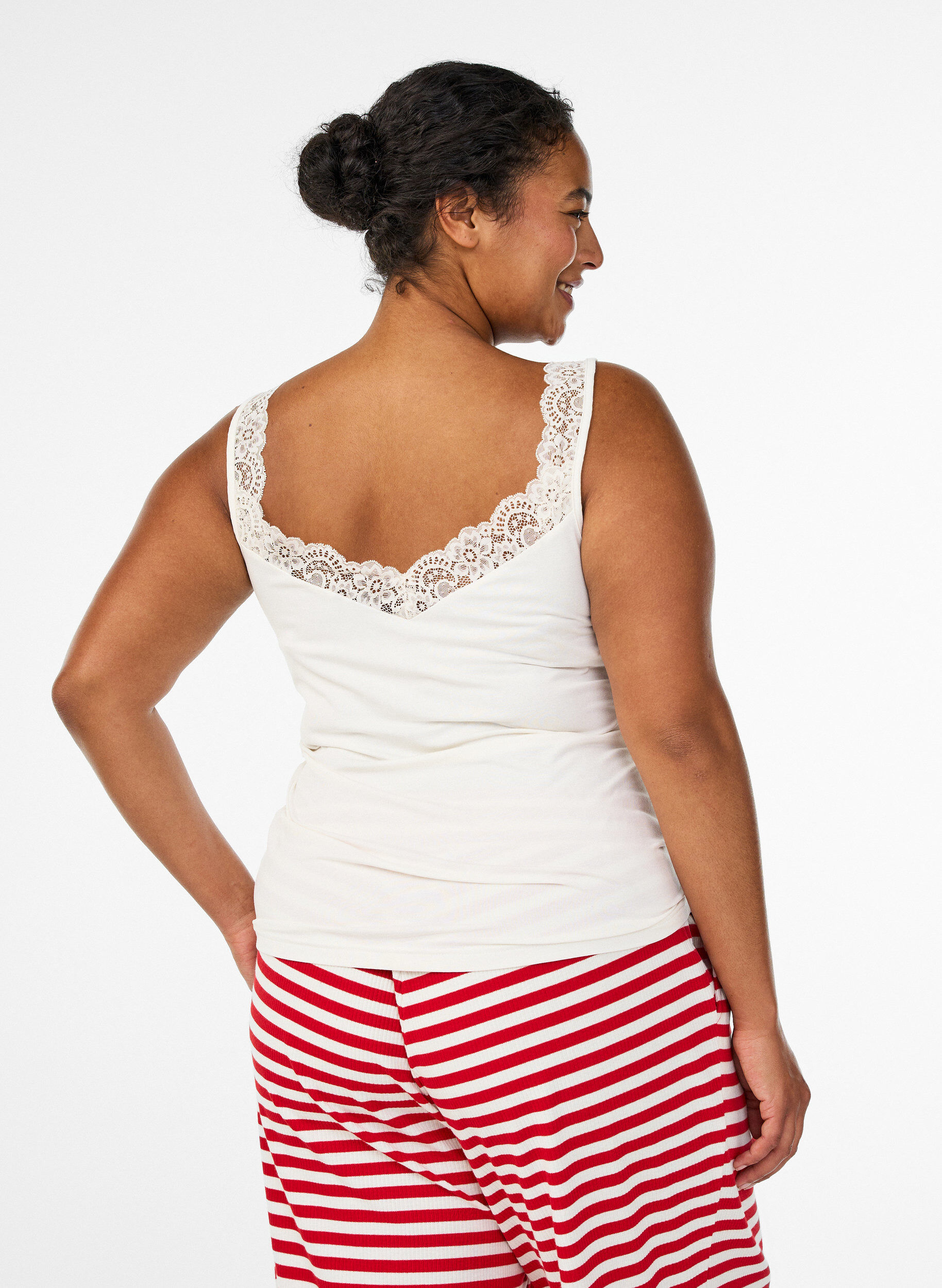 Zizzifashion Viscose top with lace edge, Vanilla, Model image number 2