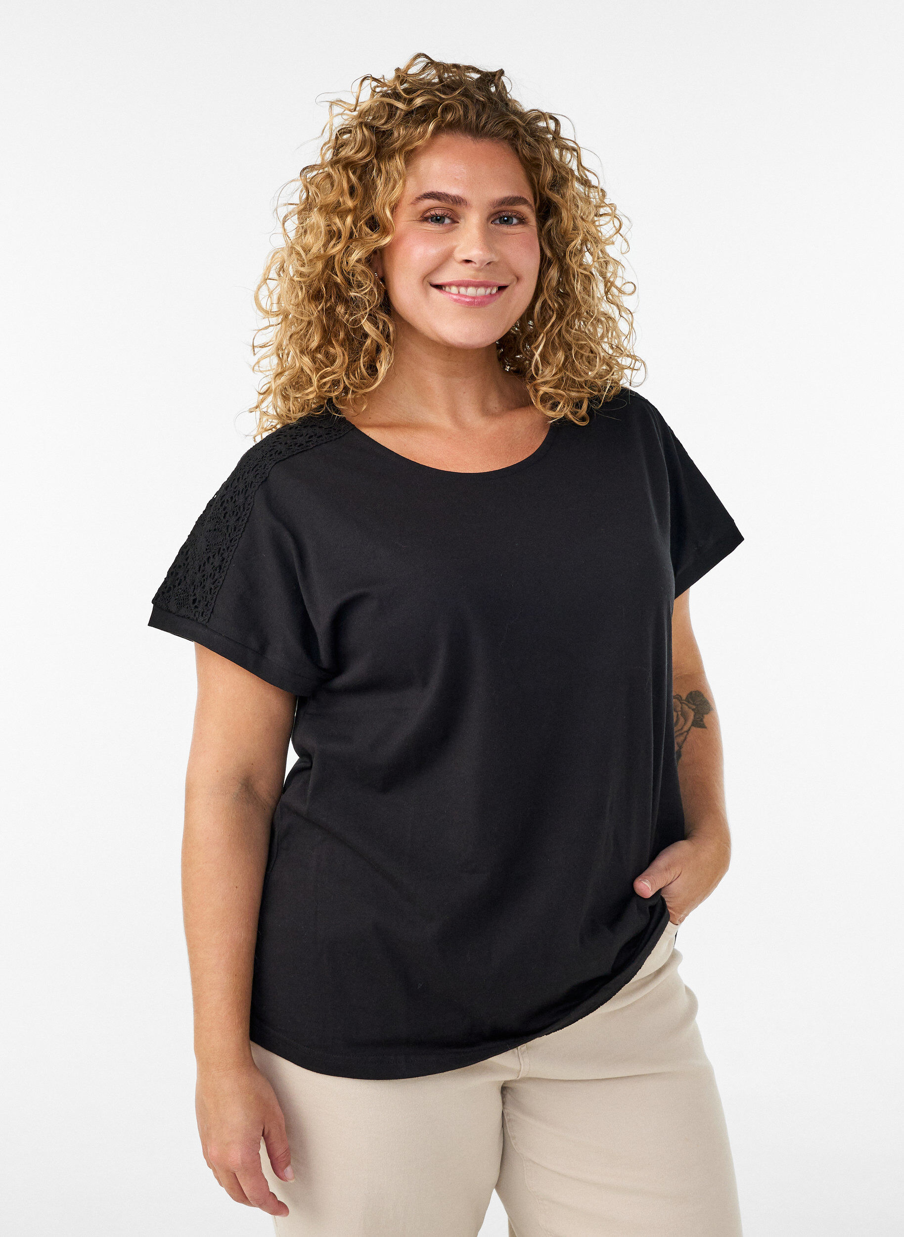 Zizzifashion Cotton T-shirt with crochet detail, Black, Model image number 0