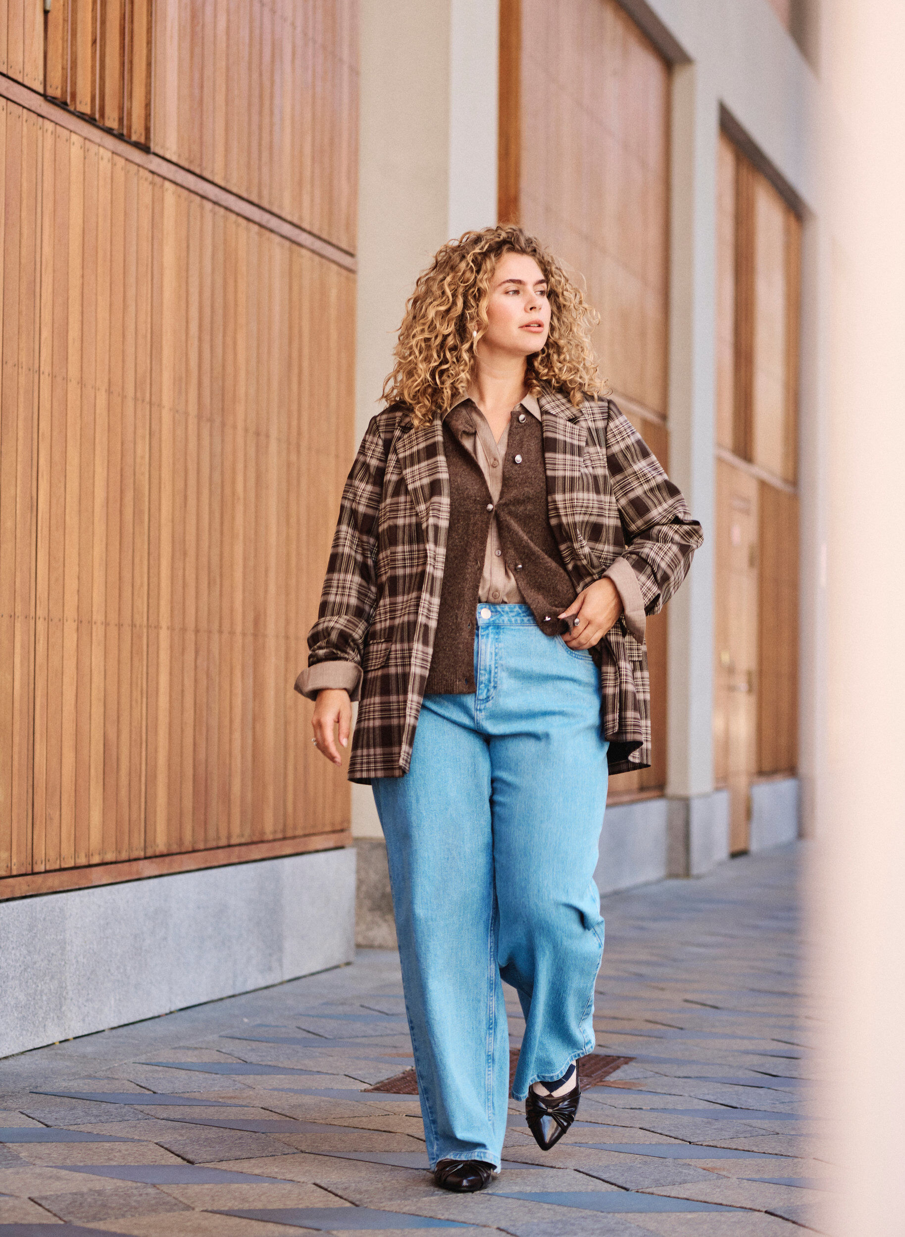 Wide leg jeans with high waist