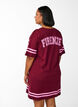 Short T-shirt dress with sporty details, Dark Bordeaux, Model image number 2
