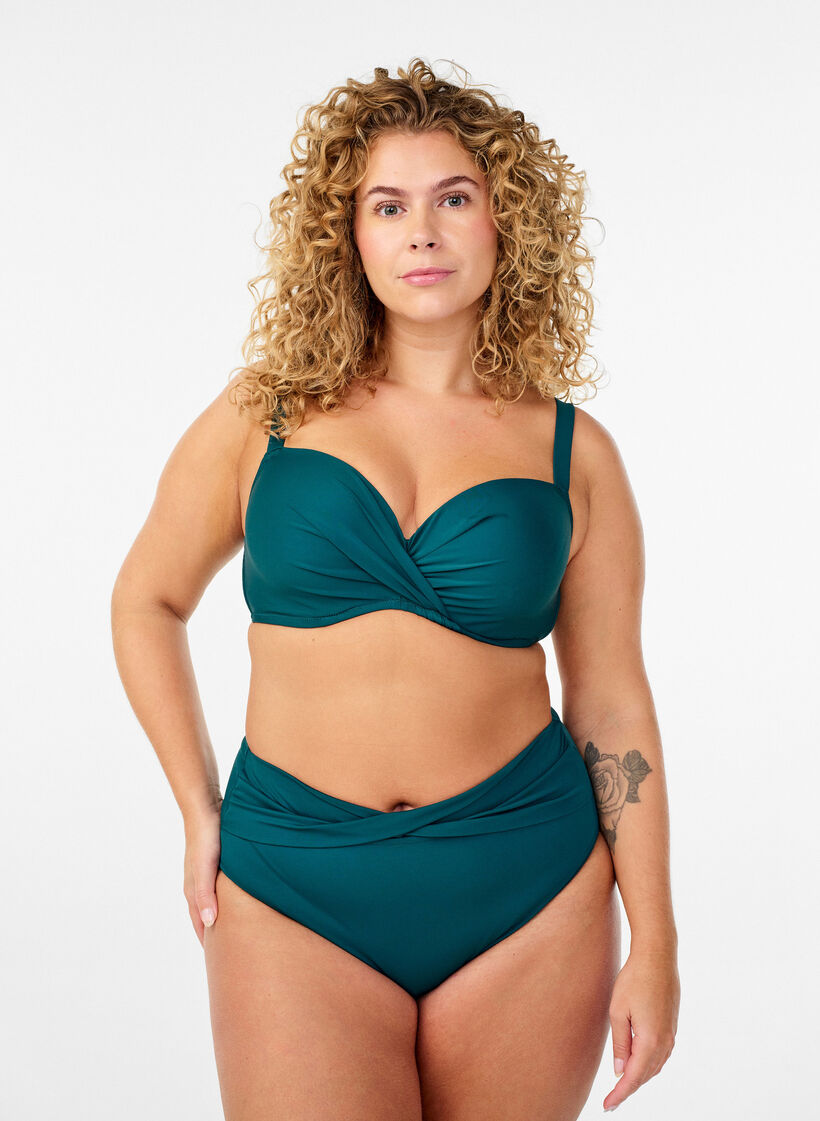 Bikini top with underwire and draping, Green, Model