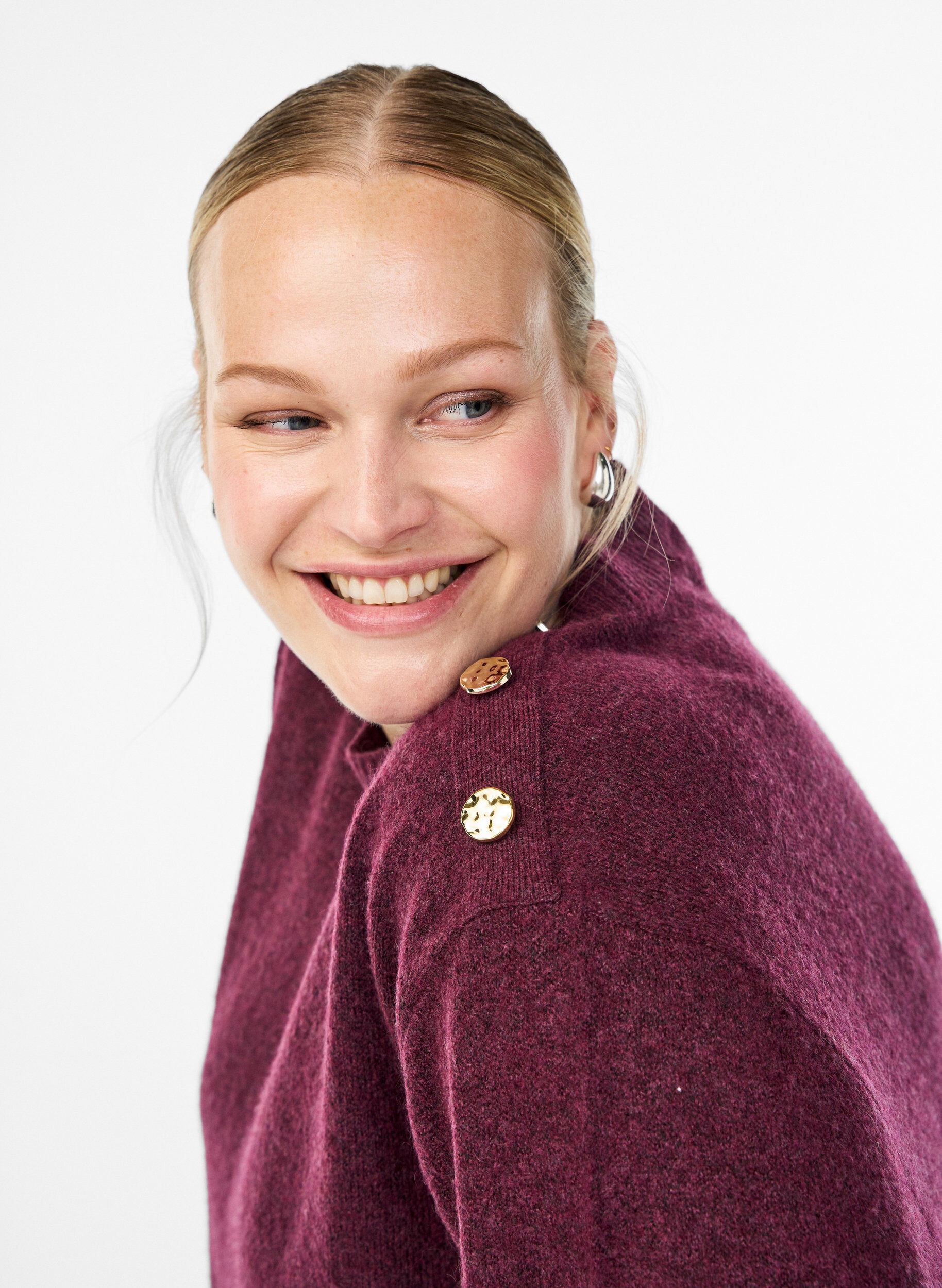 ZizzifashionKnit blouse with button detail, Dark Bordeaux, Model image number 3