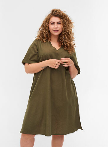 Short-sleeved dress in a cotton blend with linen, Ivy Green, Model image number 0