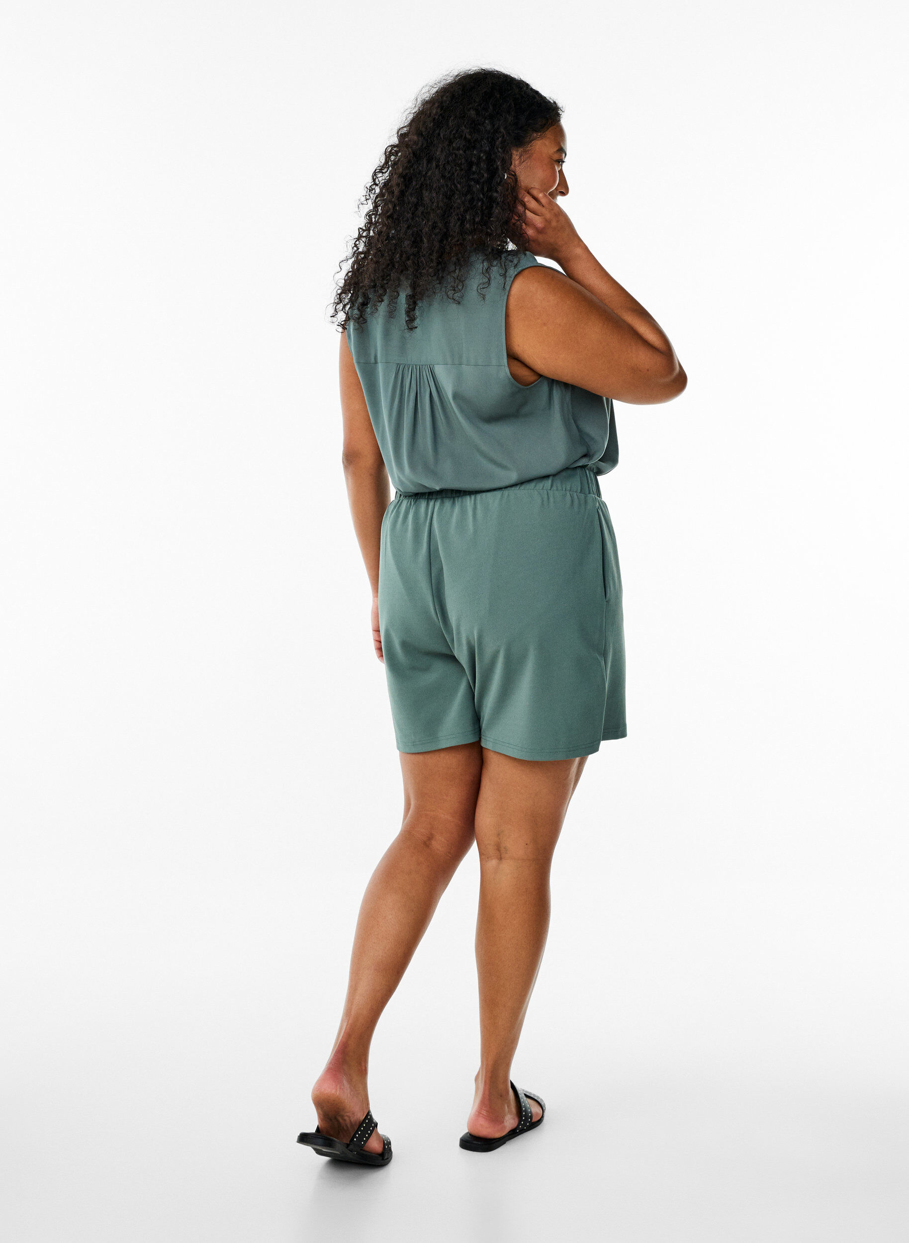 Zizzifashion FLASH - Loose shorts with pockets, Green, Model image number 1