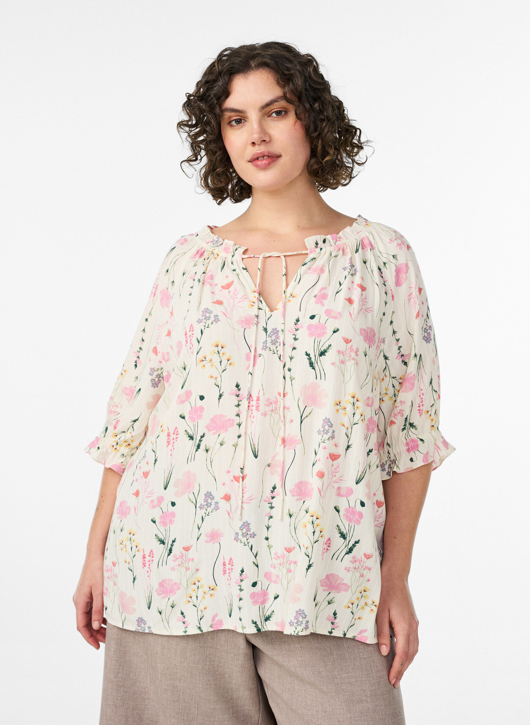 Zizzifashion Floral viscose blouse with half-length sleeves, Vanilla, Model image number 0