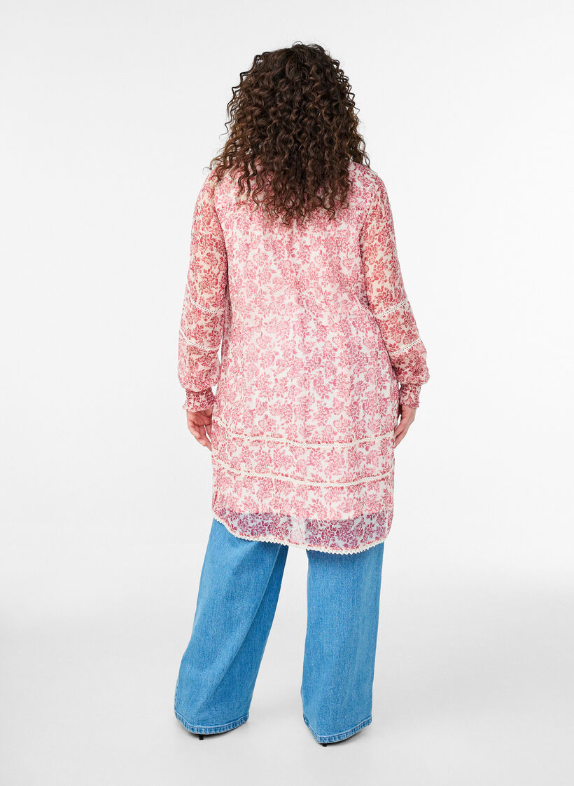 Short chiffon dress with crochet details, Rose, Model