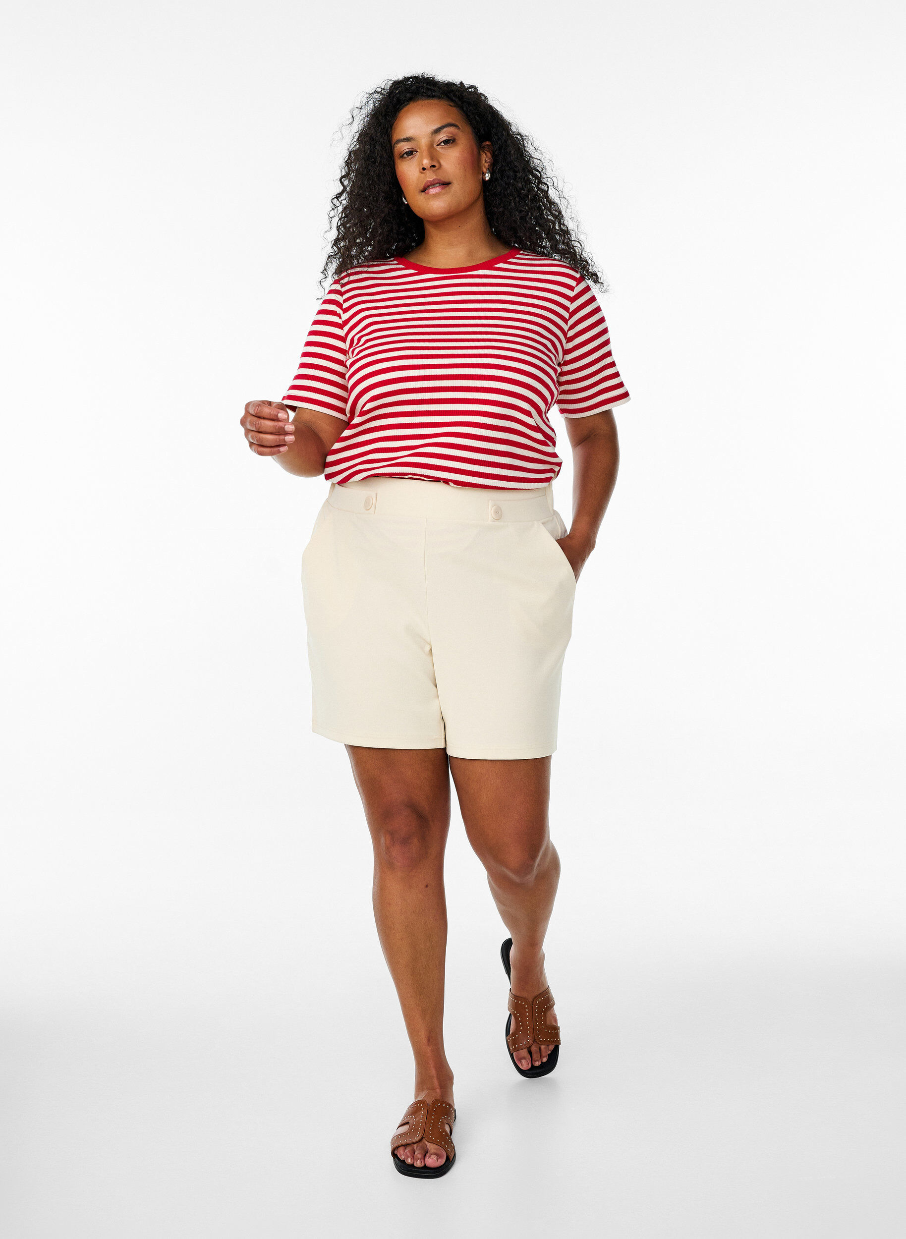 Zizzifashion Shorts with pockets and loose fit, Beige, Model image number 1