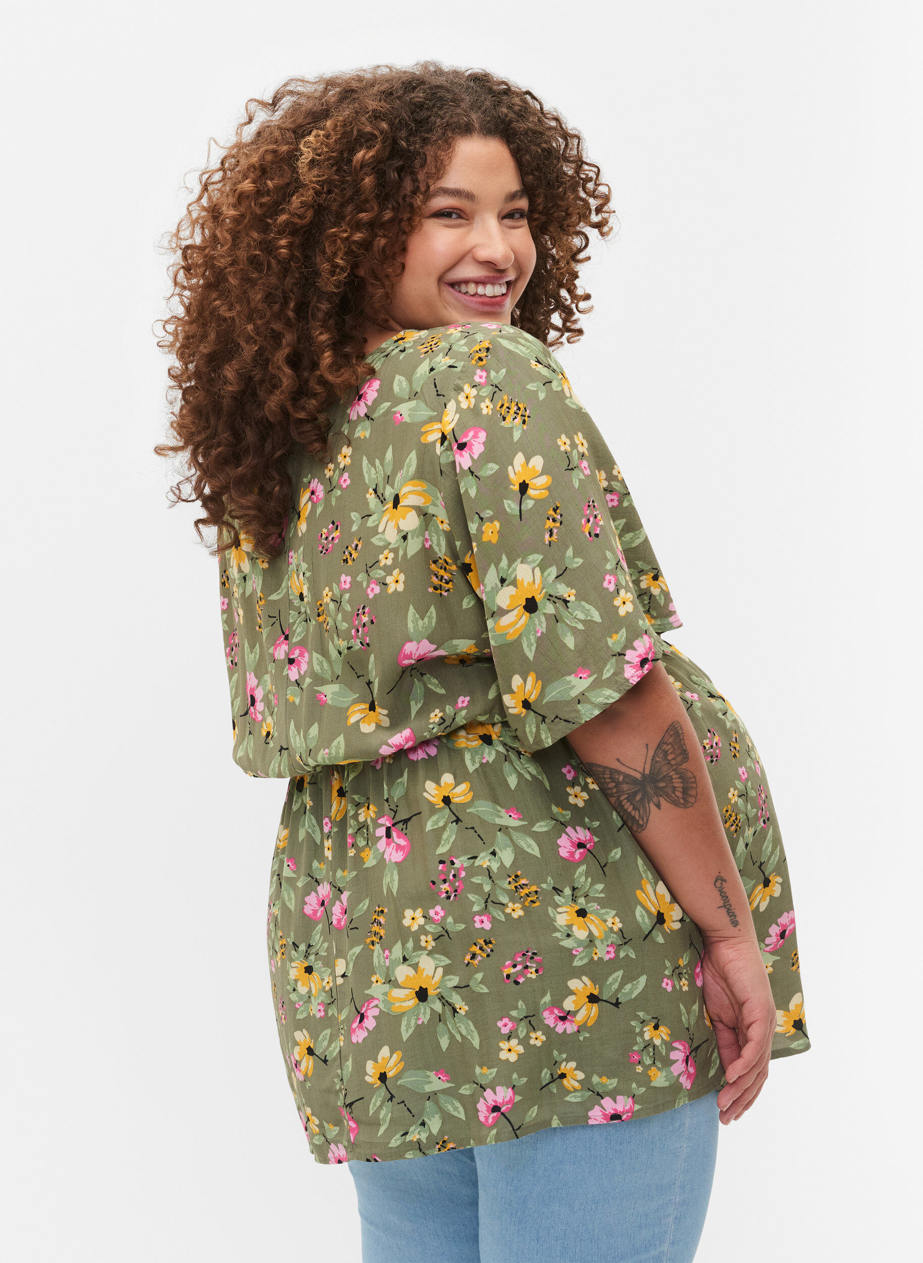Zizzifashion Floral maternity blouse in viscose, Green Flower Print, Model image number 1