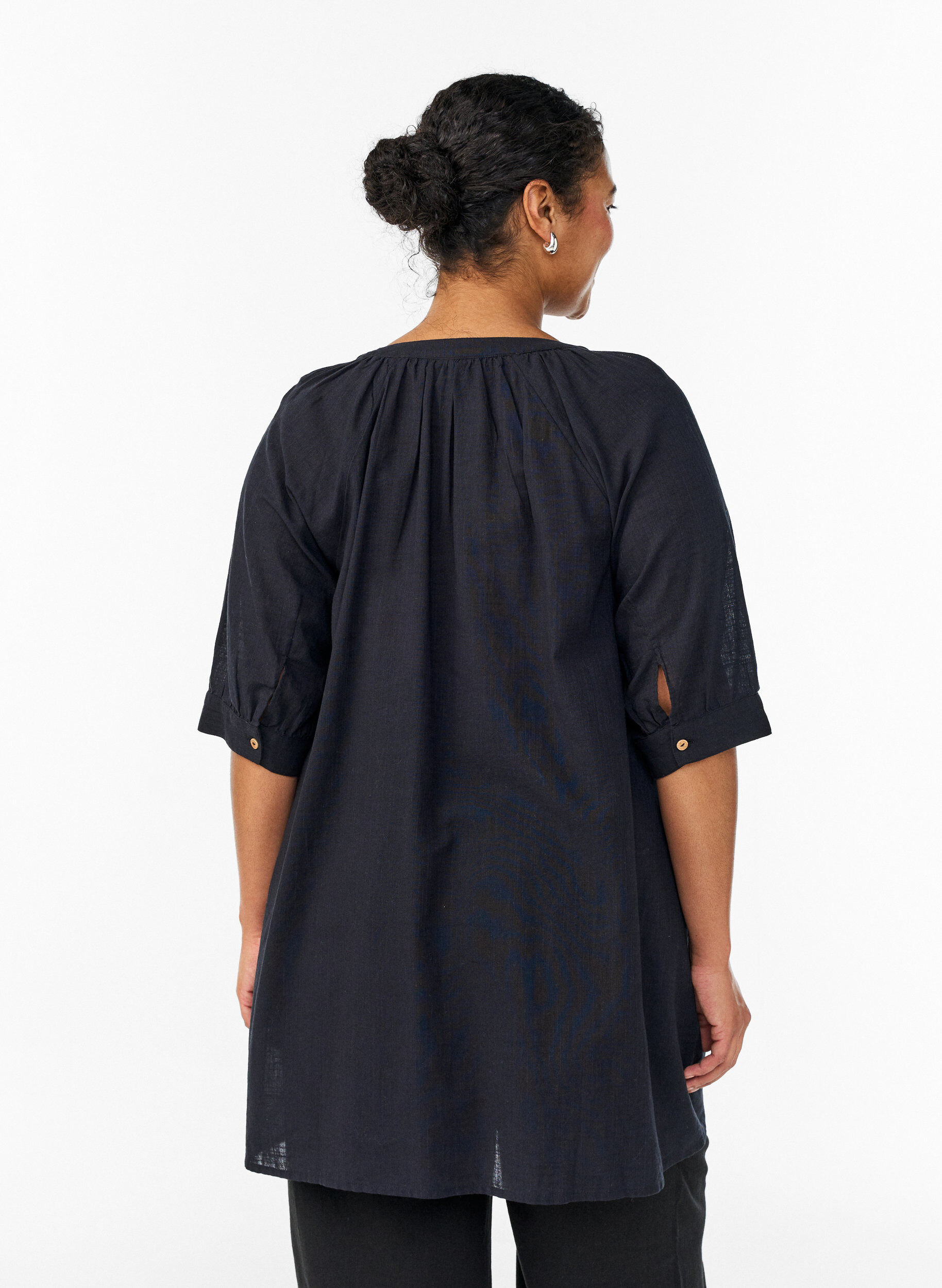 Zizzifashion Cotton tunic with a V-neck, Black, Model image number 2