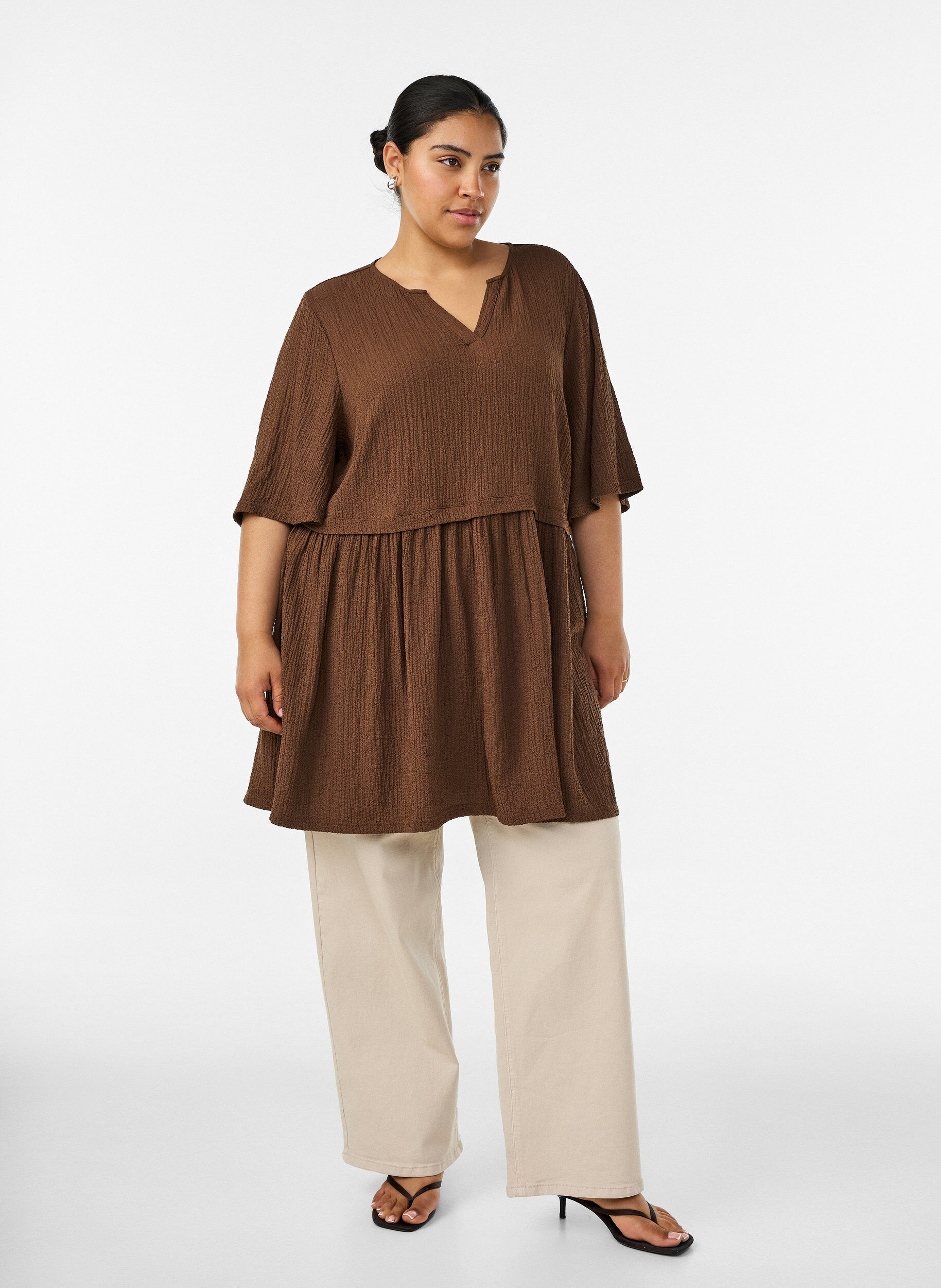 Zizzifashion Tunic with crinkled texture and 1/2 sleeves, Brown, Model image number 1