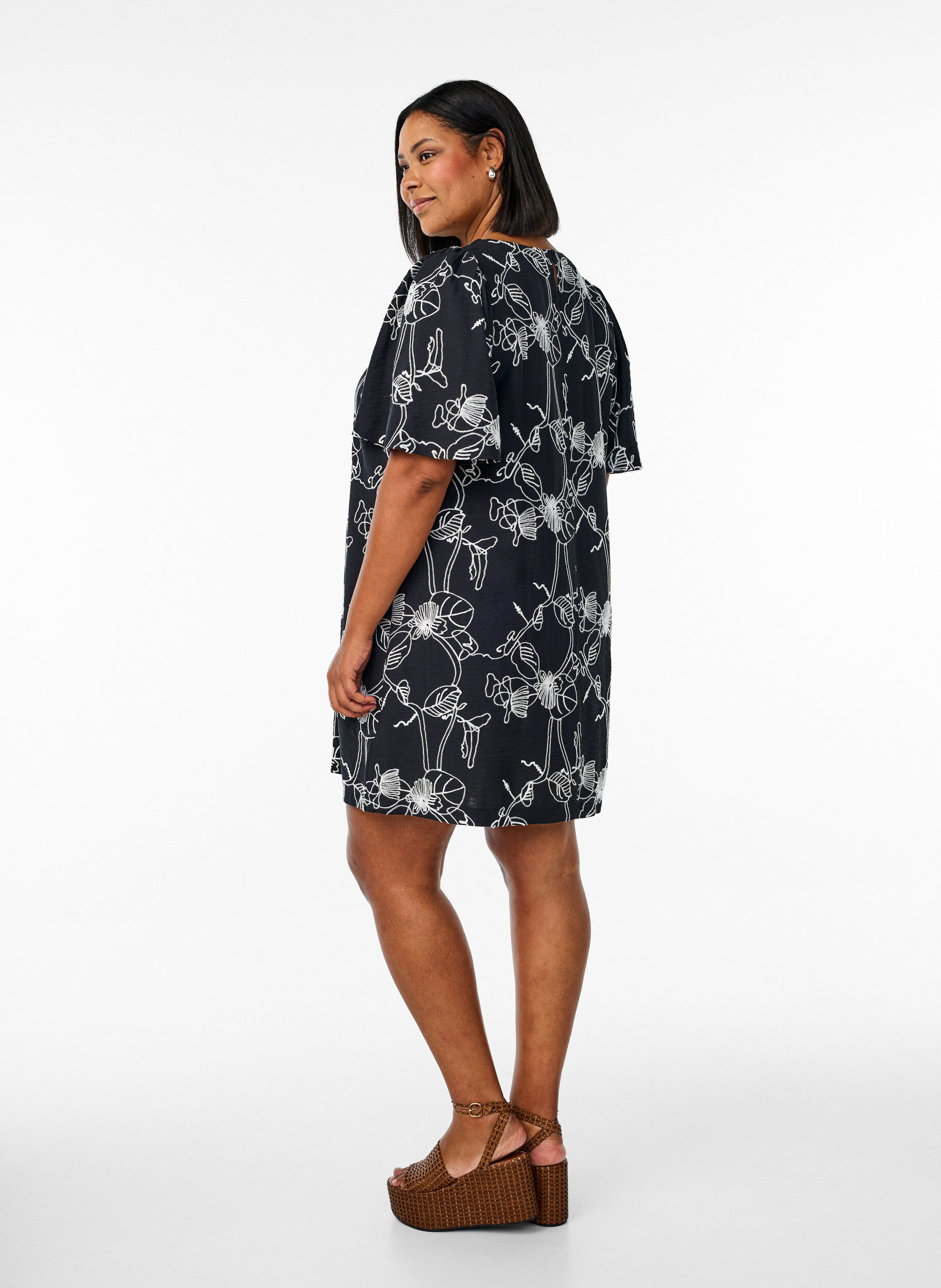 Zizzifashion Short A-line dress with embroidered pattern, Black, Model image number 2